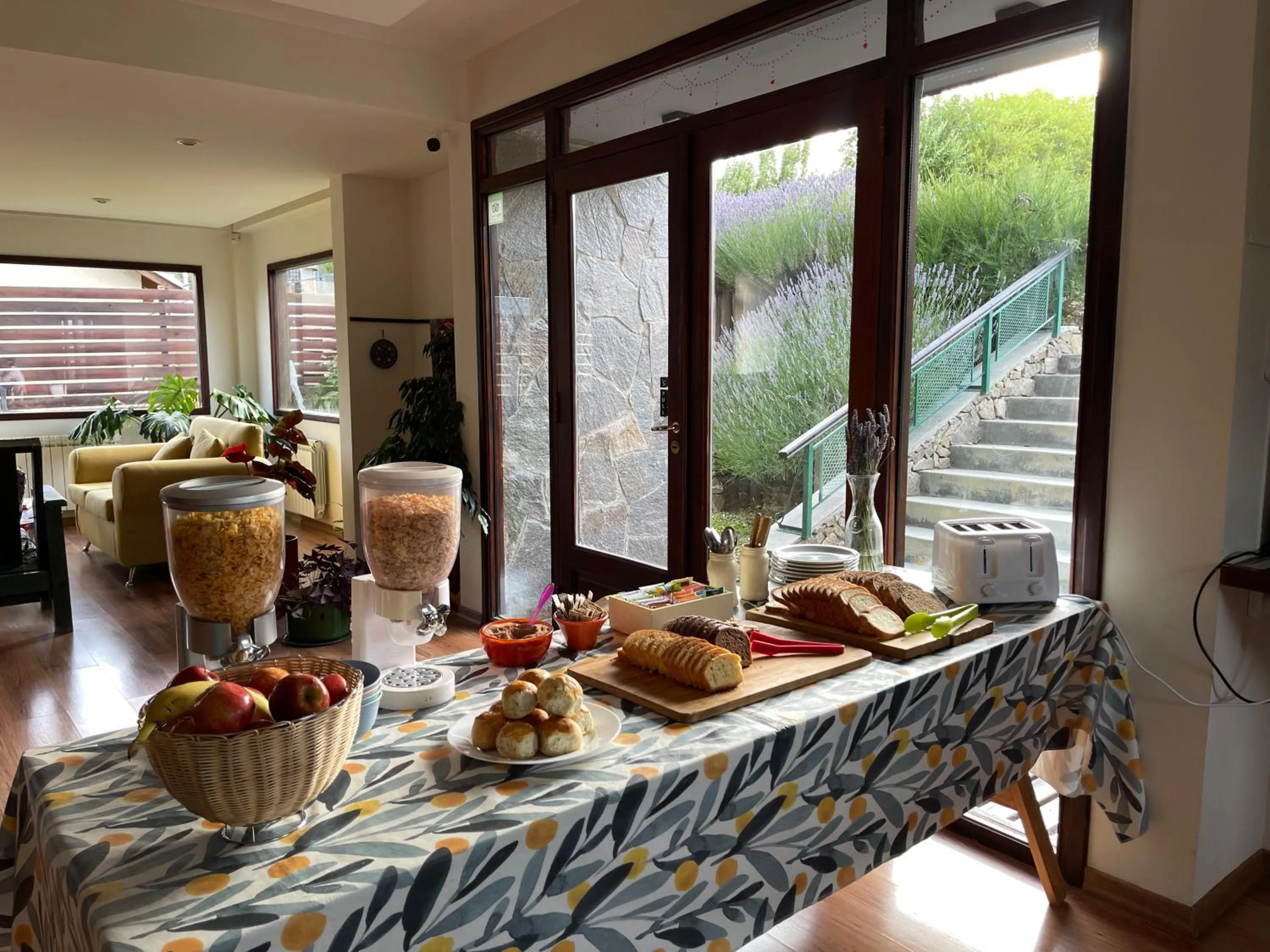 Continental breakfast in Hostería Los Gnomos