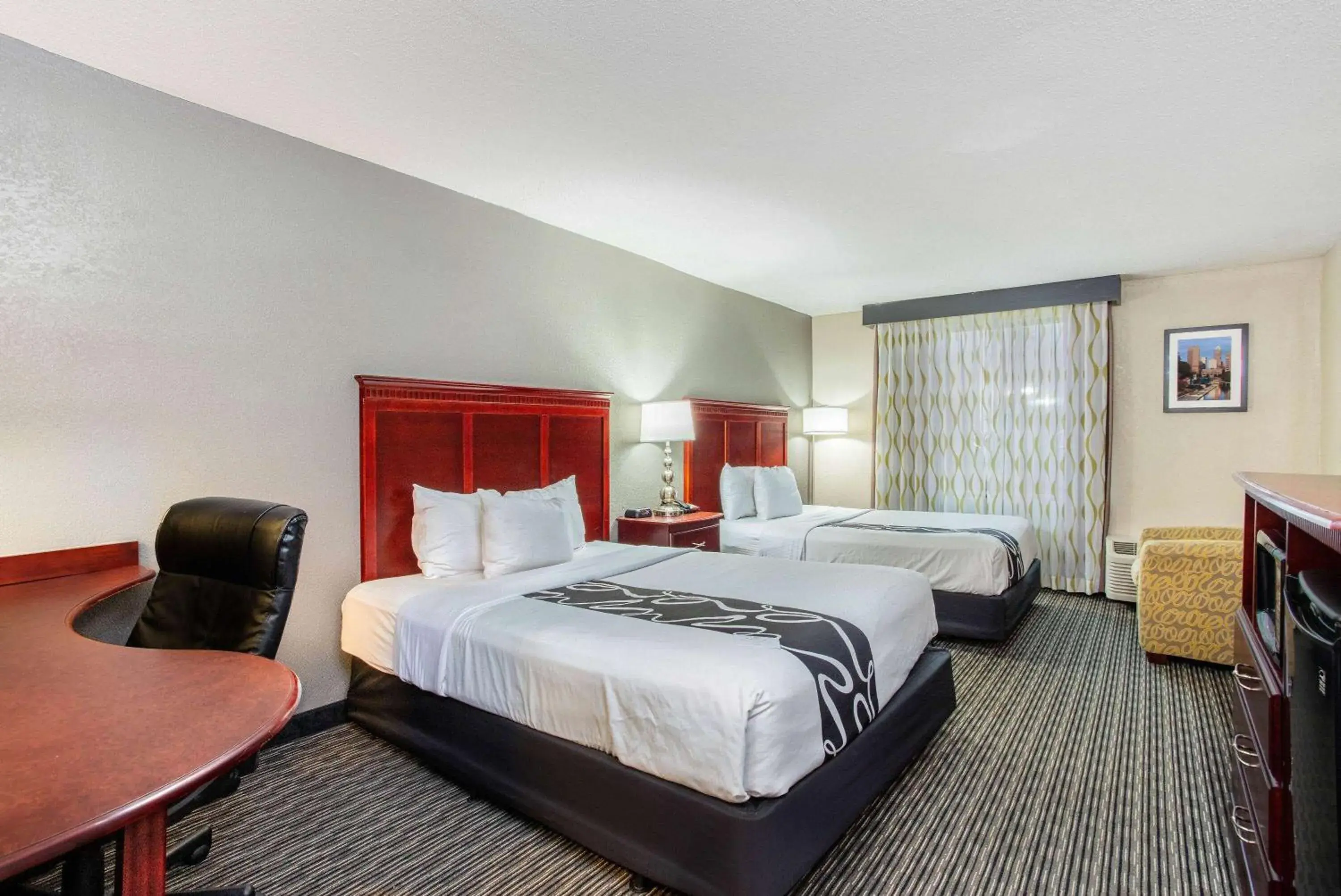 Photo of the whole room, Bed in La Quinta by Wyndham Indianapolis South Photo of the whole room, Bed in La Quinta by Wyndham Indianapolis South