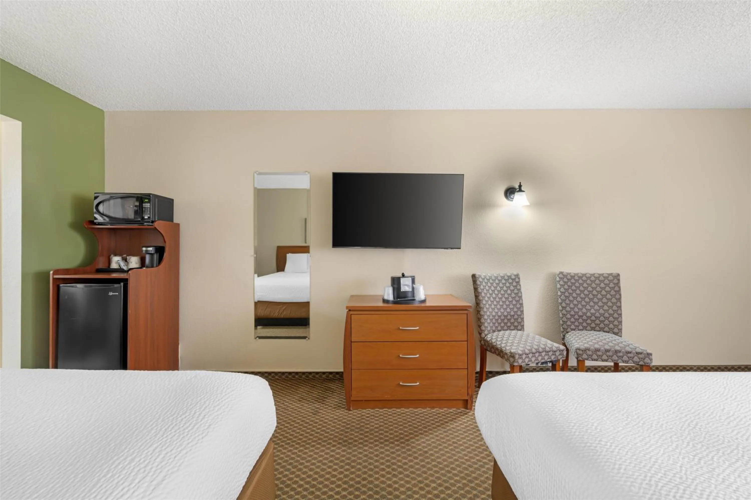 Bedroom, Bed in Best Western Cottonwood Inn