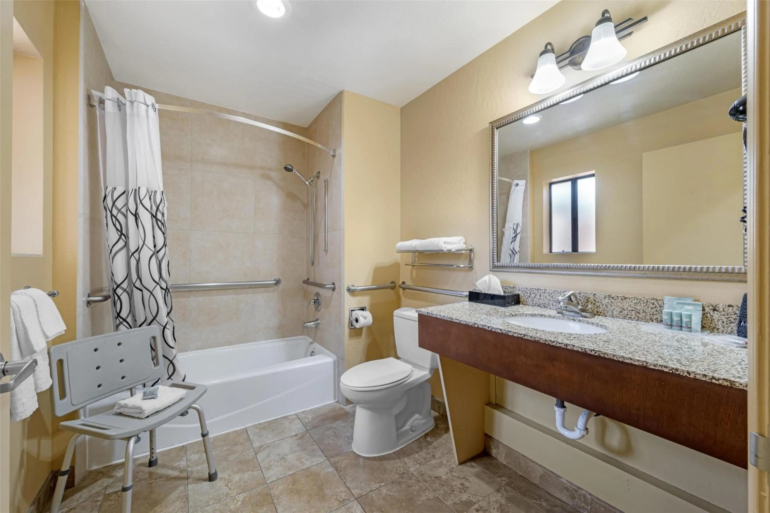 Bathroom in Best Western Cottonwood Inn