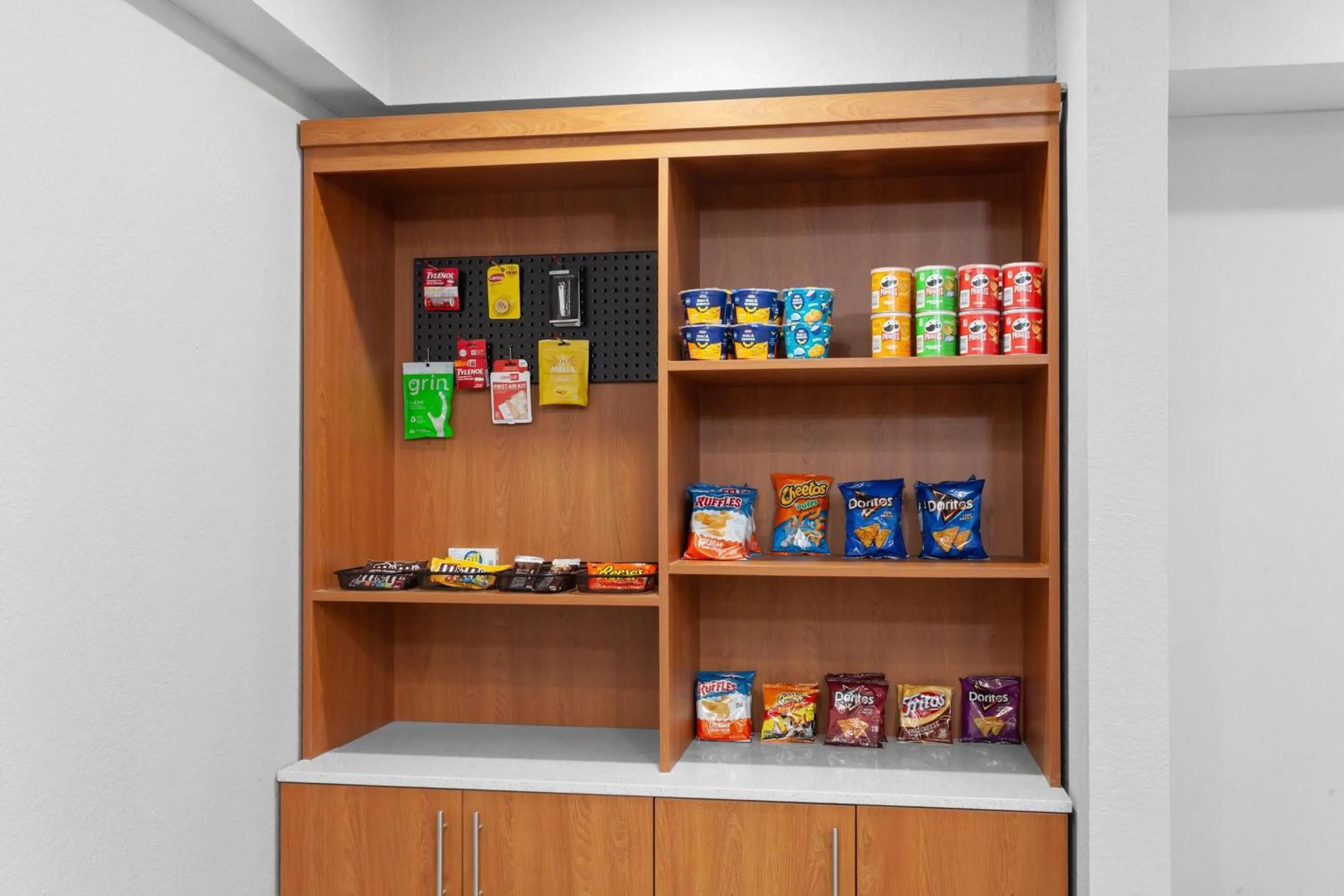 Food and drinks in La Quinta Inn by Wyndham Champaign