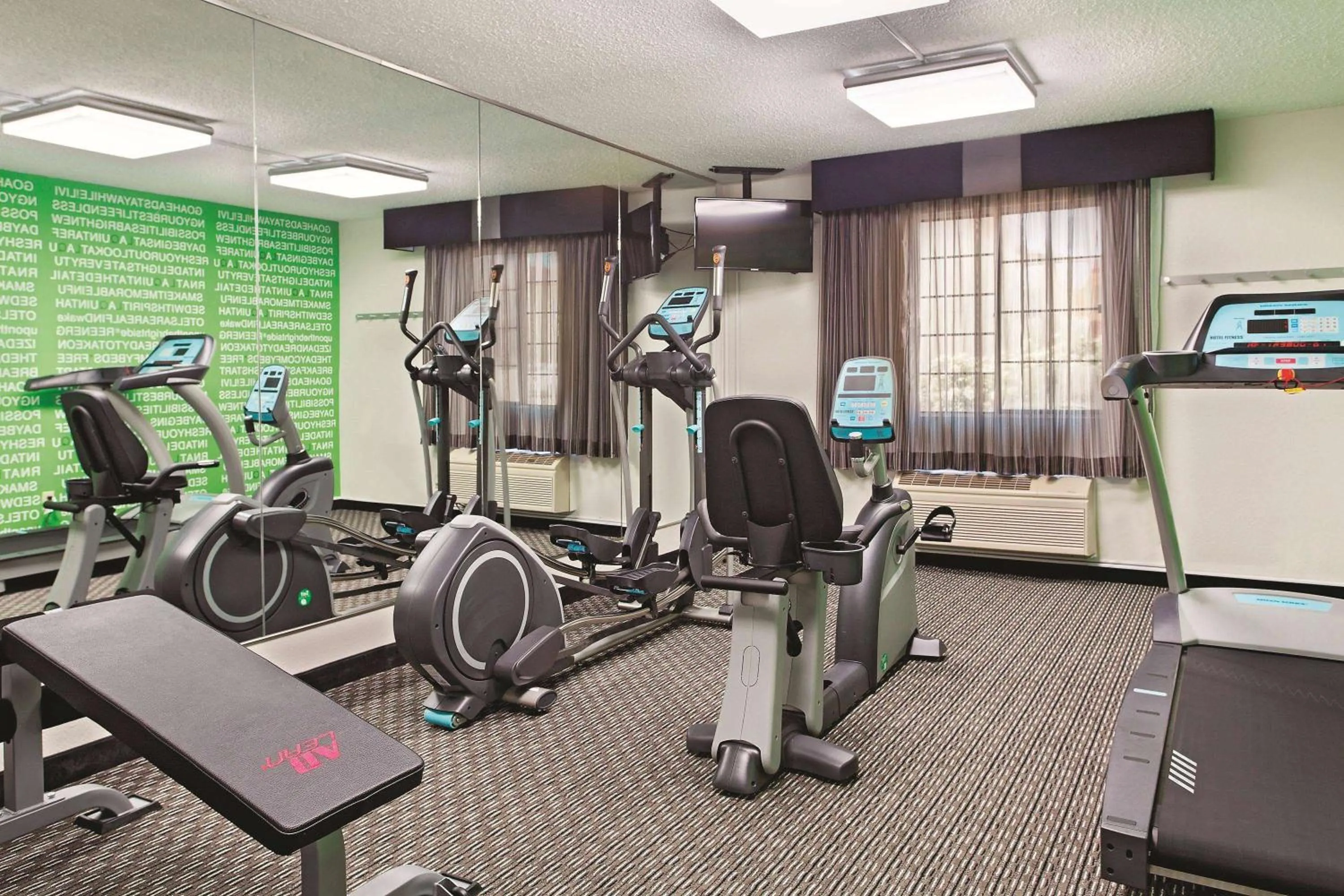 Fitness centre/facilities in La Quinta Inn by Wyndham Champaign