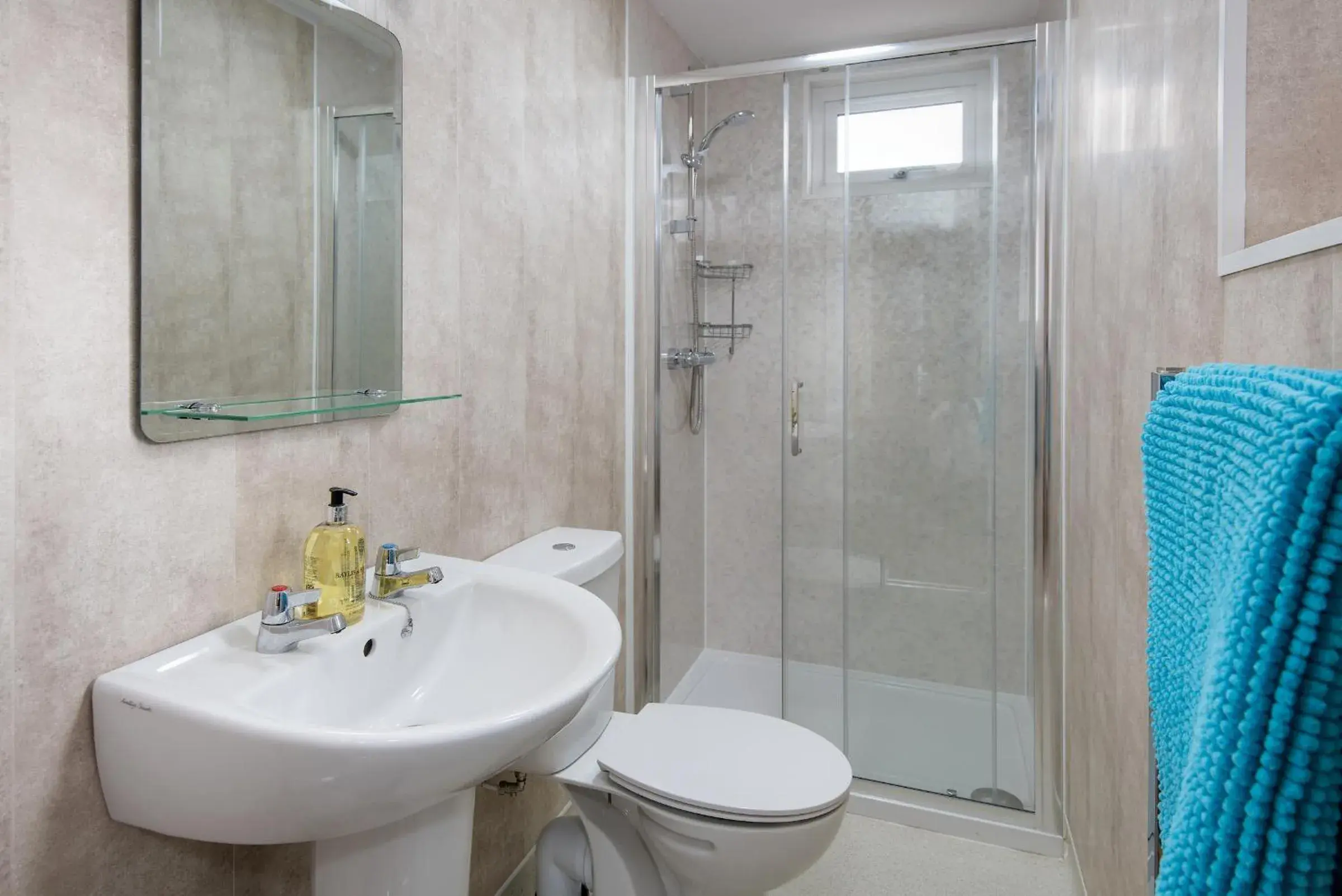 Double or Twin Room with Private Bathroom in Brown Rigg Guest Rooms Double or Twin Room with Private Bathroom in Brown Rigg Guest Rooms