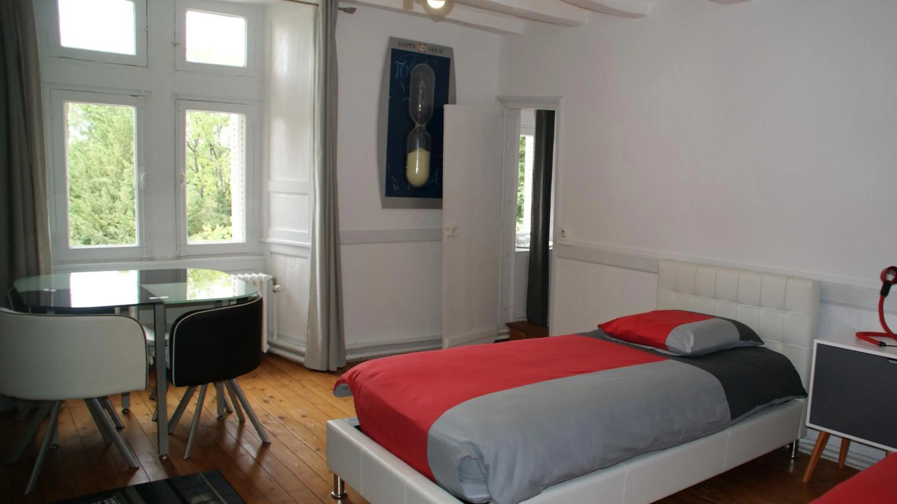 Bed in Chateau de Vaugrignon - Beer Spa