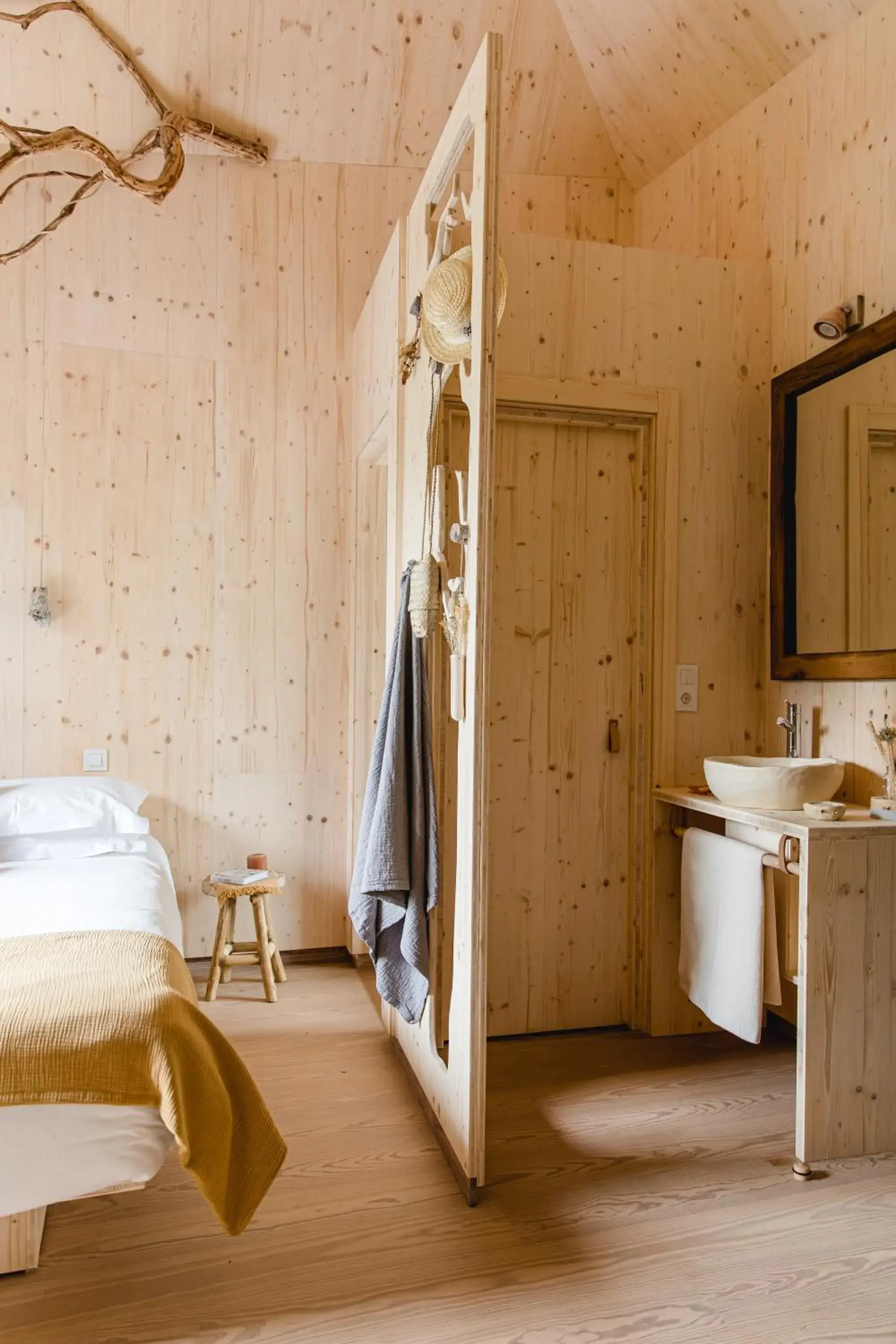 Bed in The Nest by Cooking and Nature Bed in The Nest by Cooking and Nature