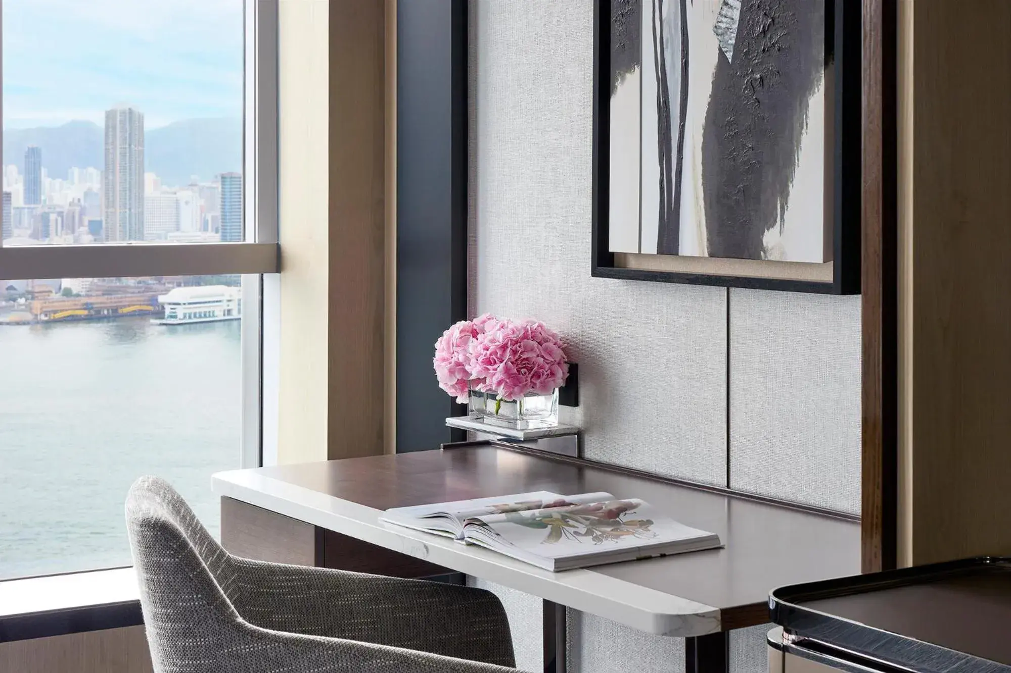 Living room in Four Seasons Hotel Hong Kong Living room in Four Seasons Hotel Hong Kong