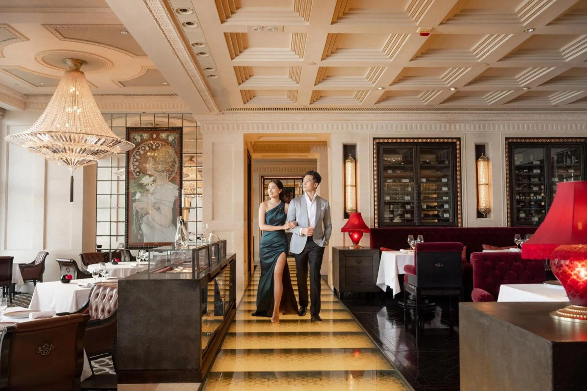 Restaurant/places to eat in Four Seasons Hotel Hong Kong