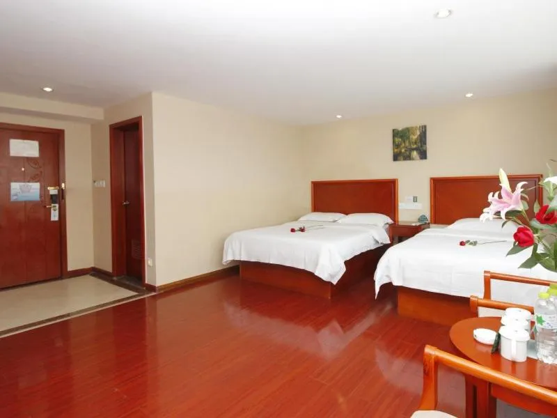 Bed in GreenTree Inn Rizhao West Station Suning Plaza