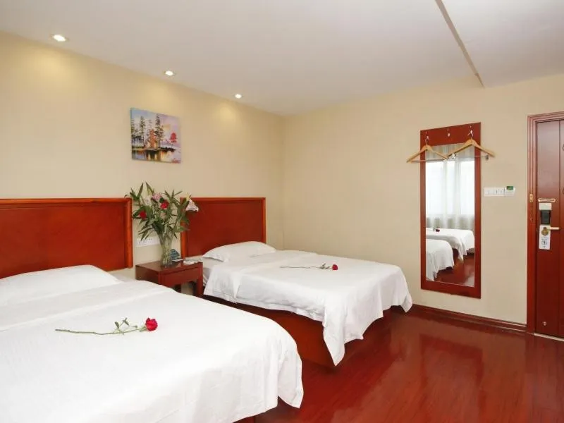 Bed in GreenTree Inn Rizhao West Station Suning Plaza