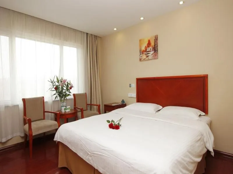 Bed in GreenTree Inn Rizhao West Station Suning Plaza