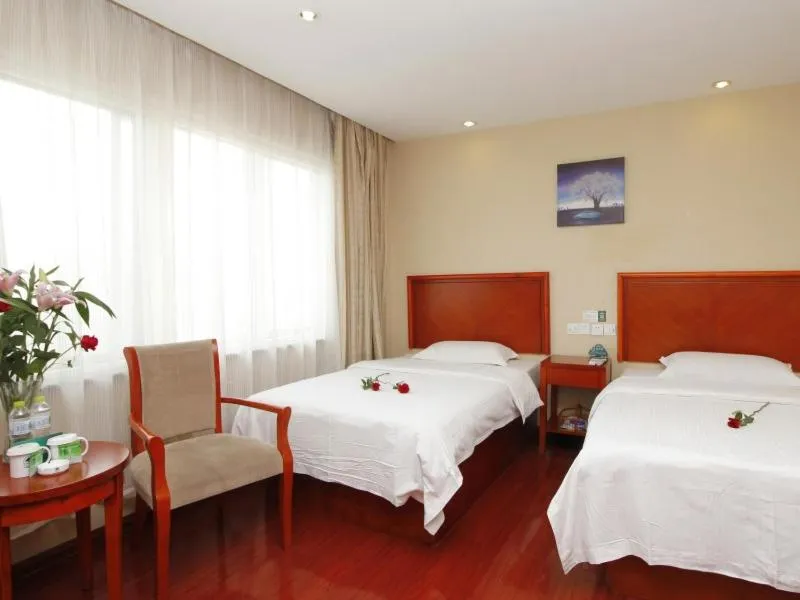 Bed in GreenTree Inn Rizhao West Station Suning Plaza