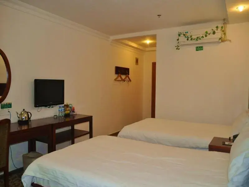 Photo of the whole room, Bed in Greentree Inn Shanghai Chongming Bao Town Express Hotel Photo of the whole room, Bed in Greentree Inn Shanghai Chongming Bao Town Express Hotel