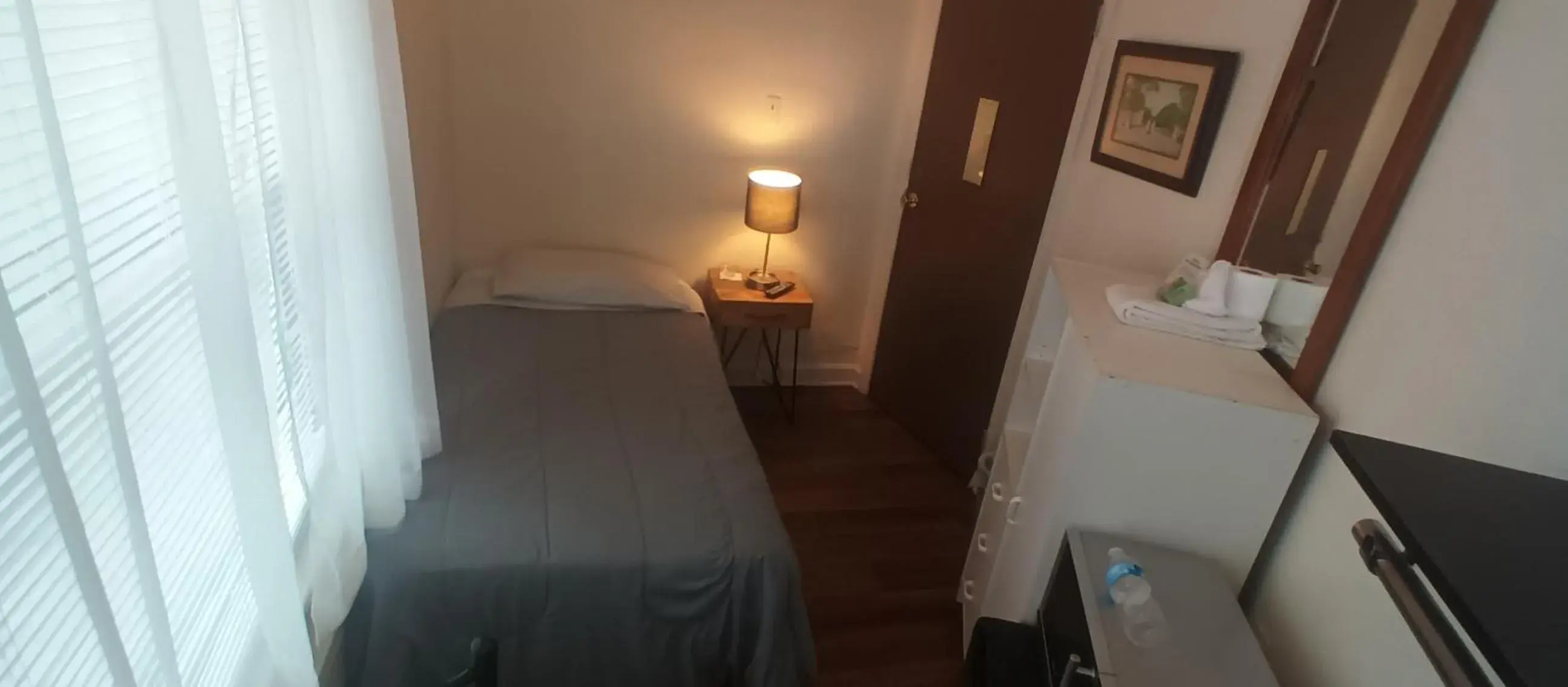 Budget Twin Room in Cappuccio Hotel Budget Twin Room in Cappuccio Hotel