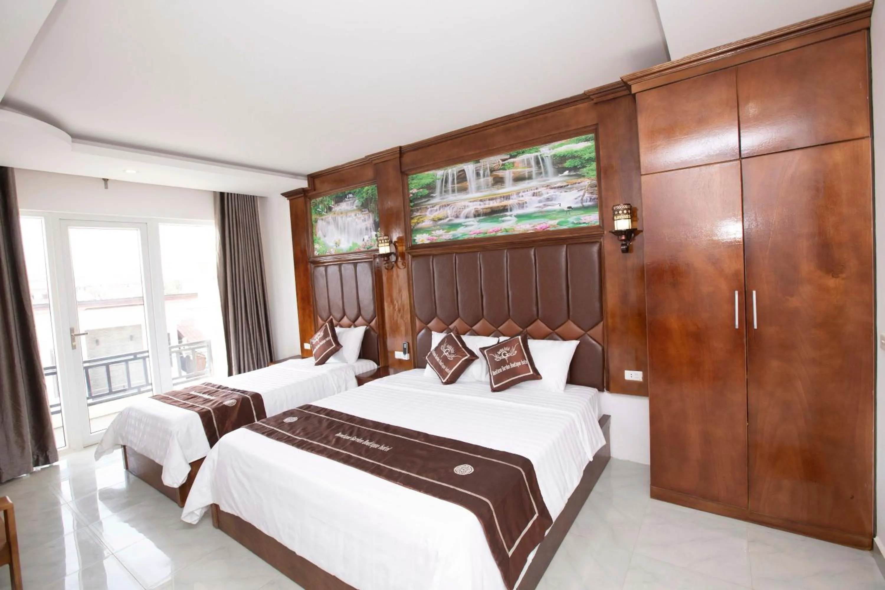 Photo of the whole room, Bed in Vientiane Garden Villa Hotel