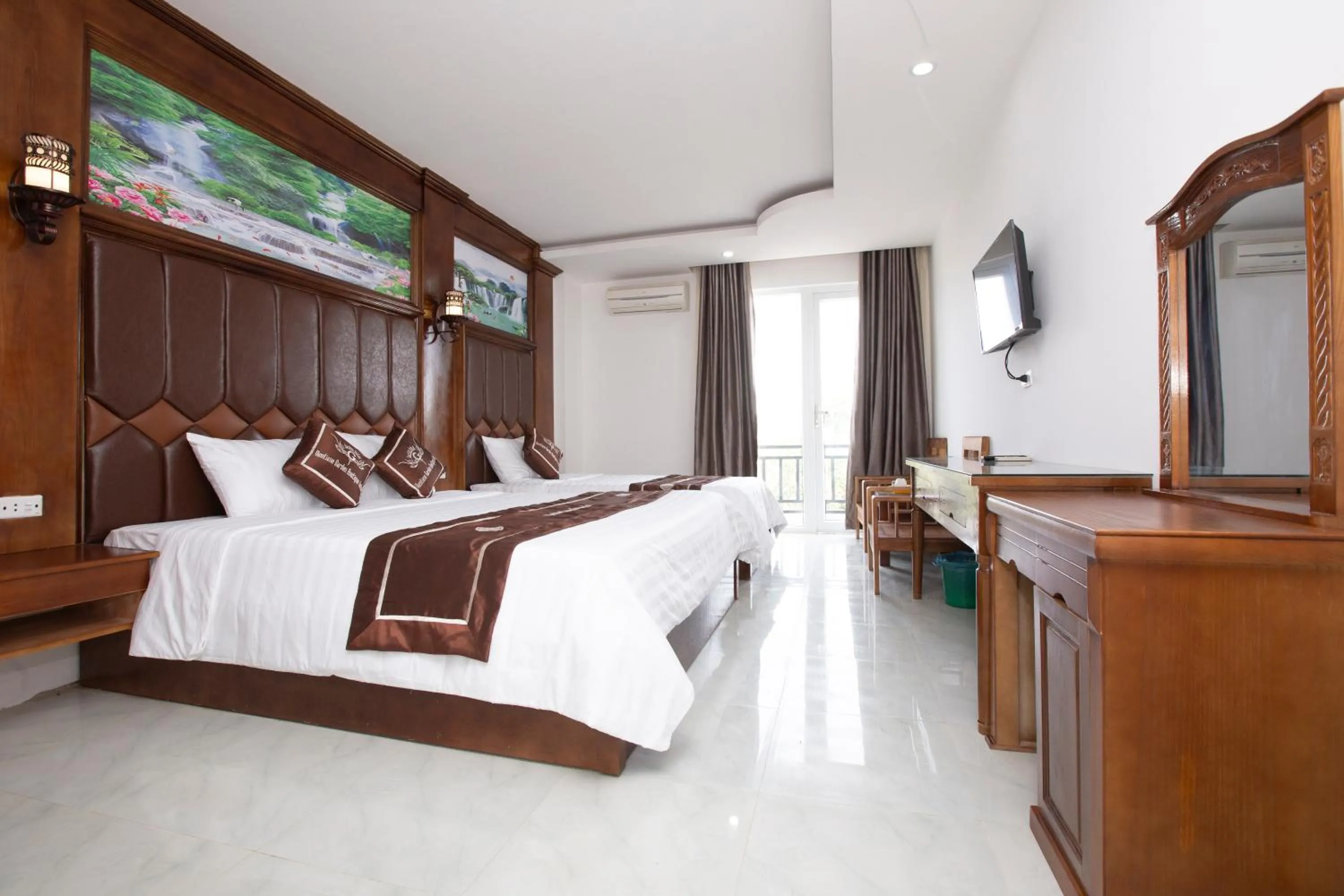 Photo of the whole room, Bed in Vientiane Garden Villa Hotel