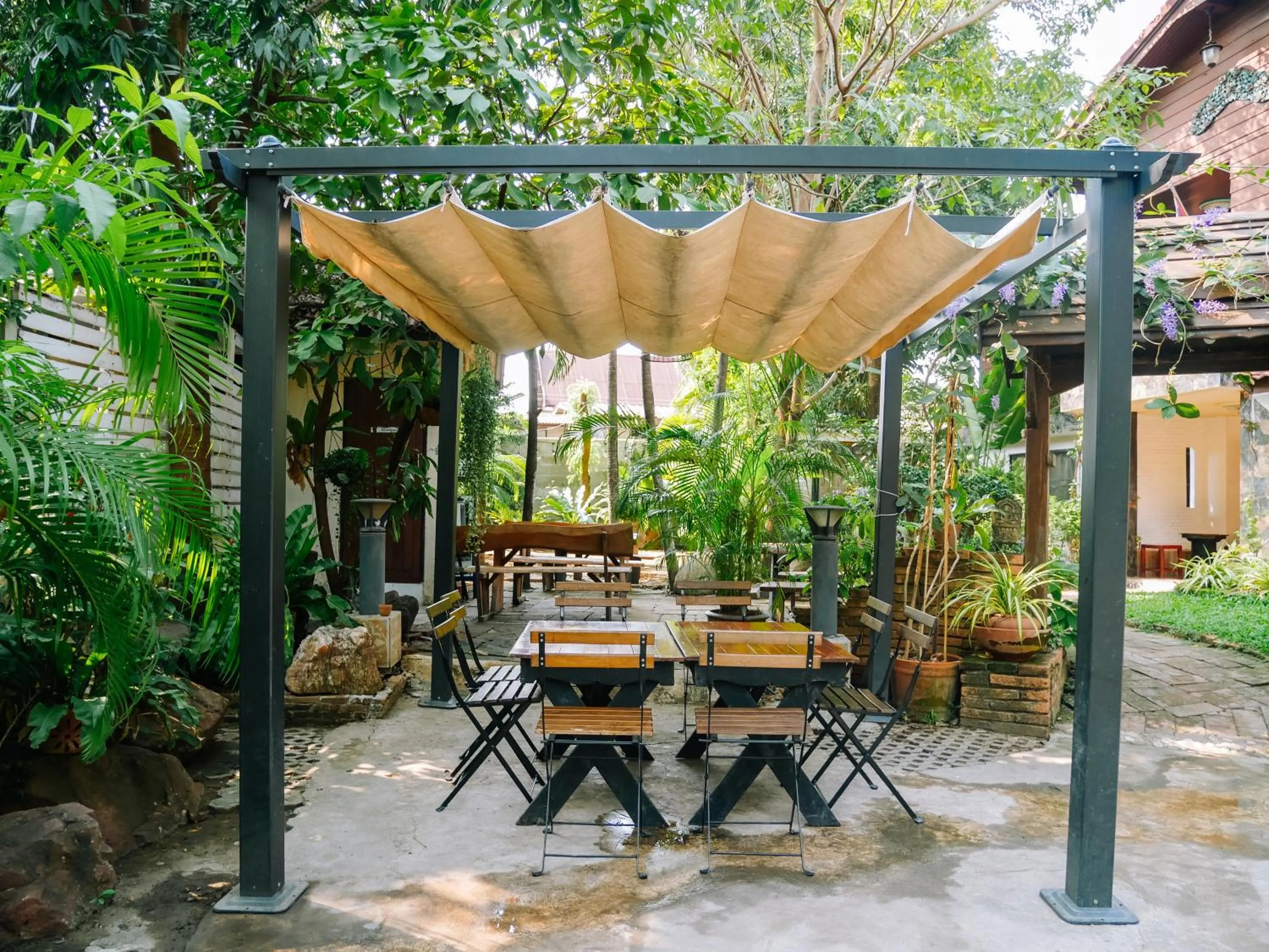 Restaurant/places to eat in Moradok Thai Guesthouse