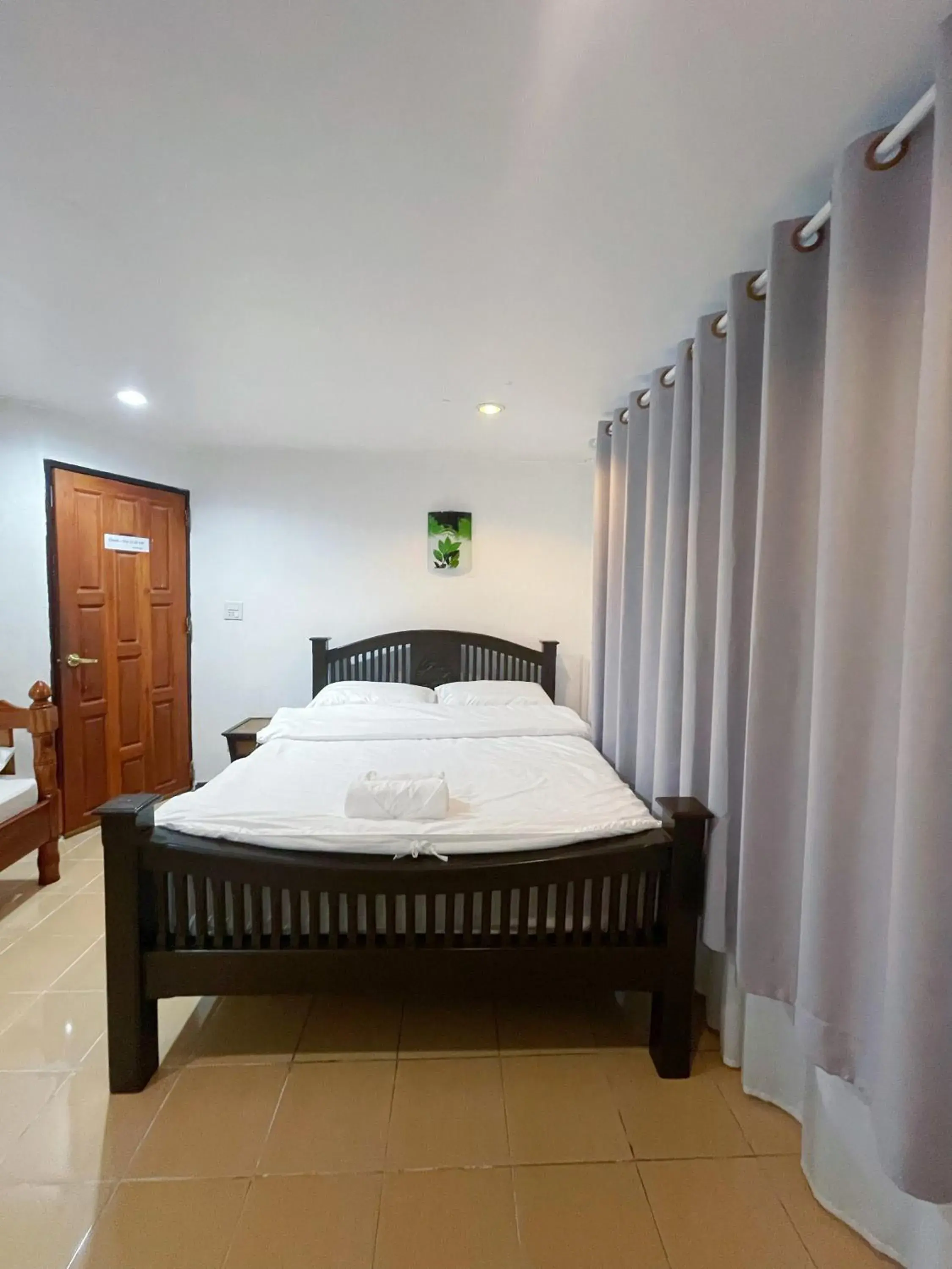 Double or Twin Room with Private Bathroom in Moradok Thai Guesthouse Double or Twin Room with Private Bathroom in Moradok Thai Guesthouse