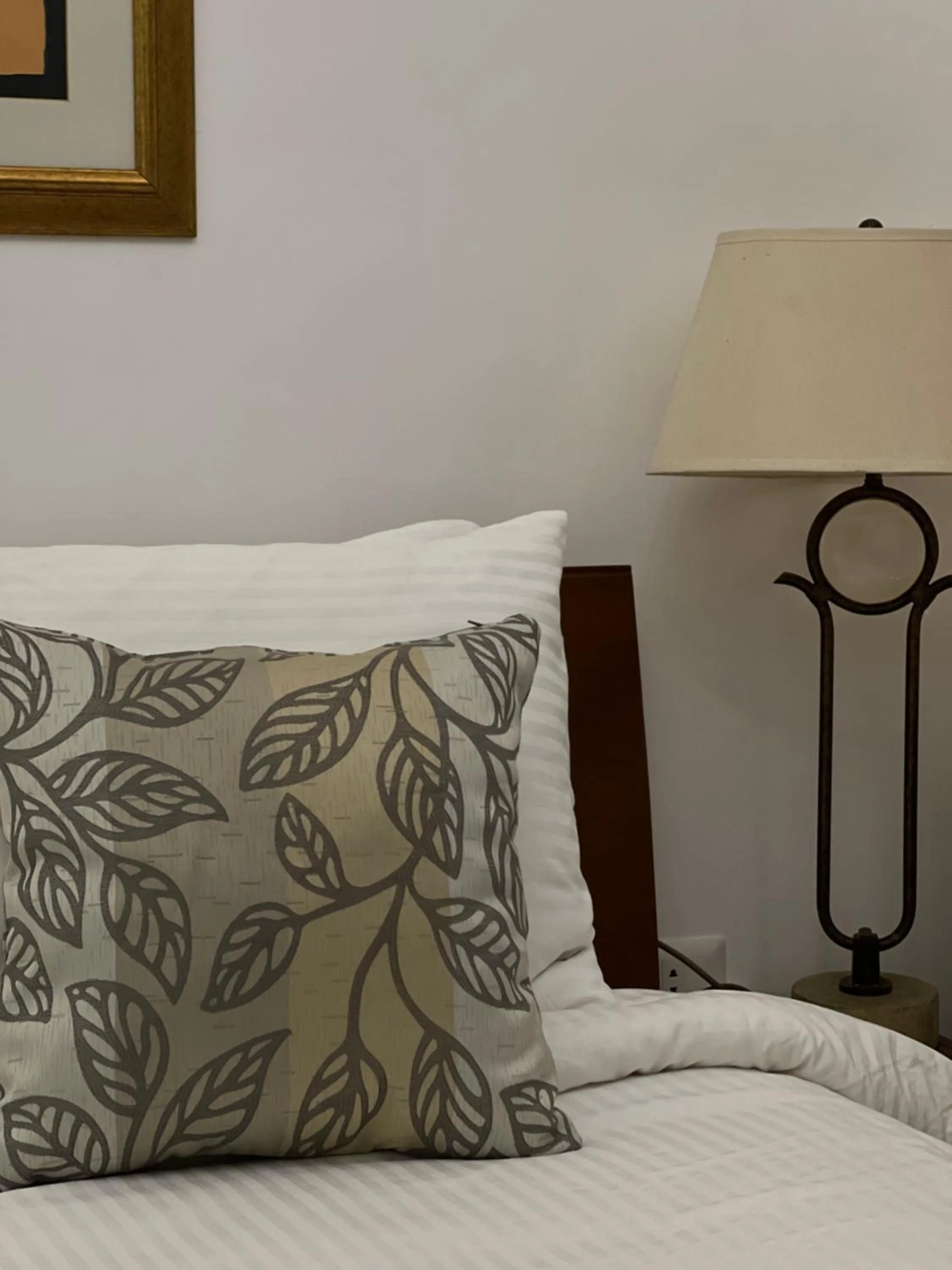 Decorative detail, Bed in Bonita Inn