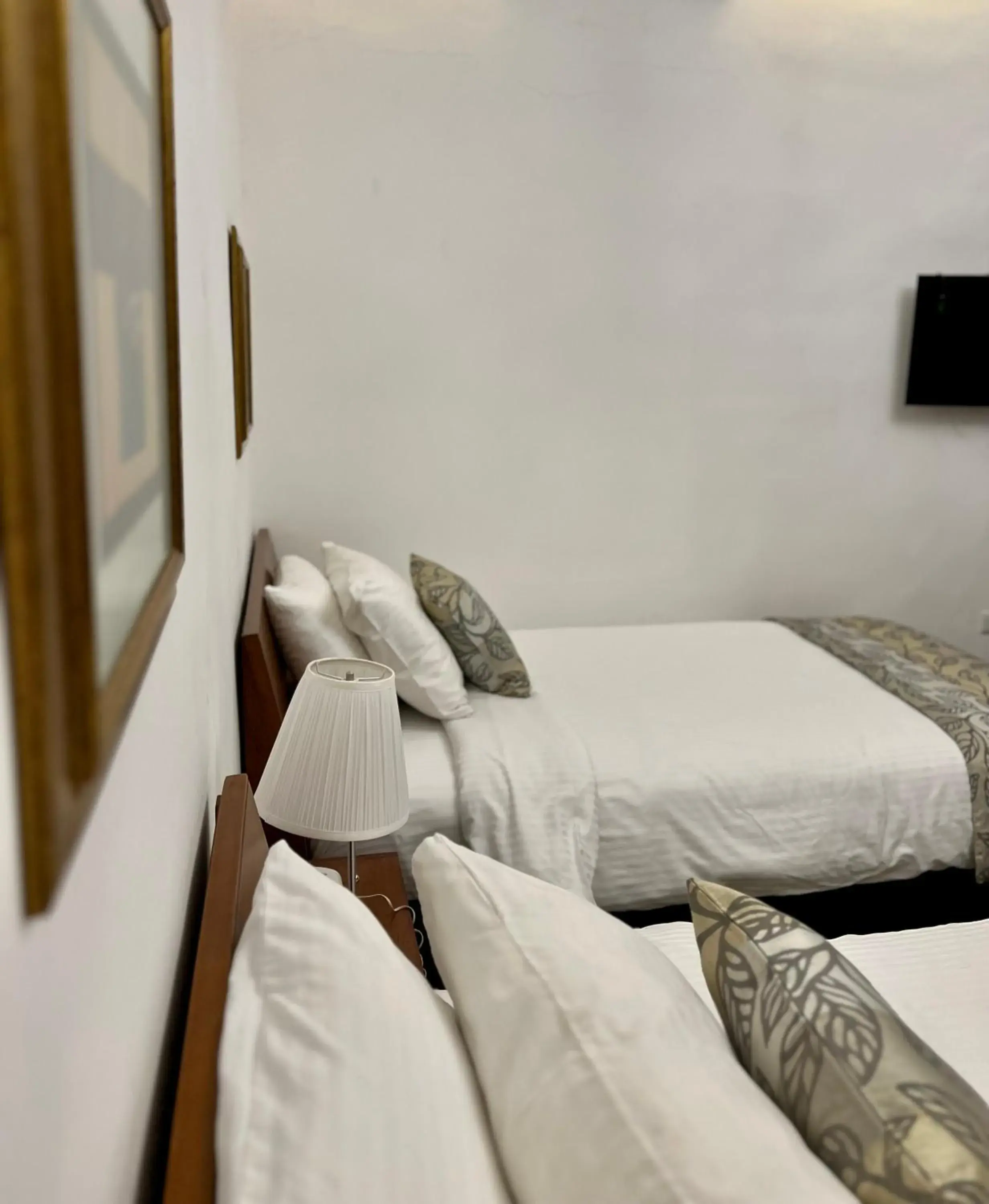 Bed in Bonita Inn