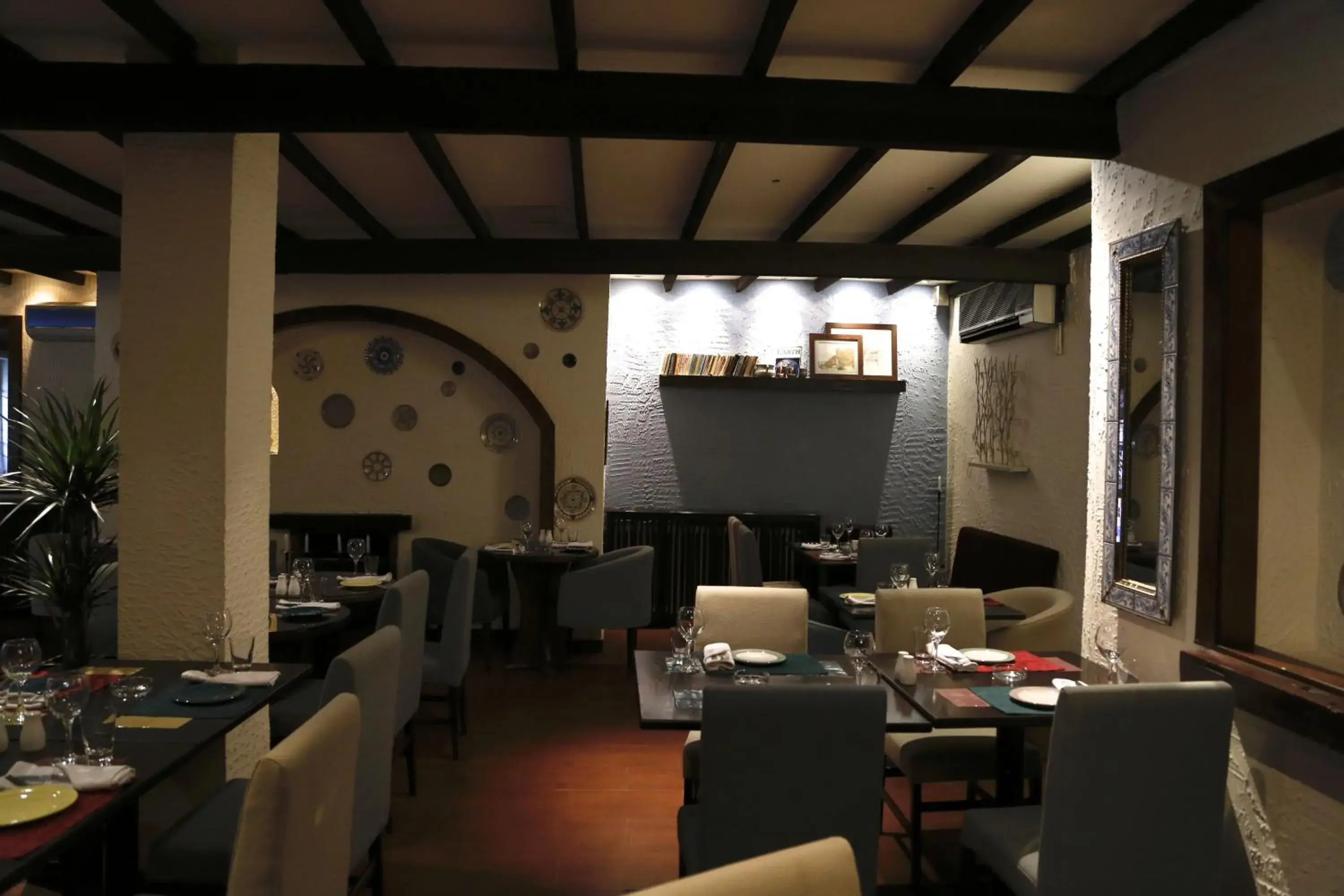 Restaurant/Places to Eat in Bonita Inn
