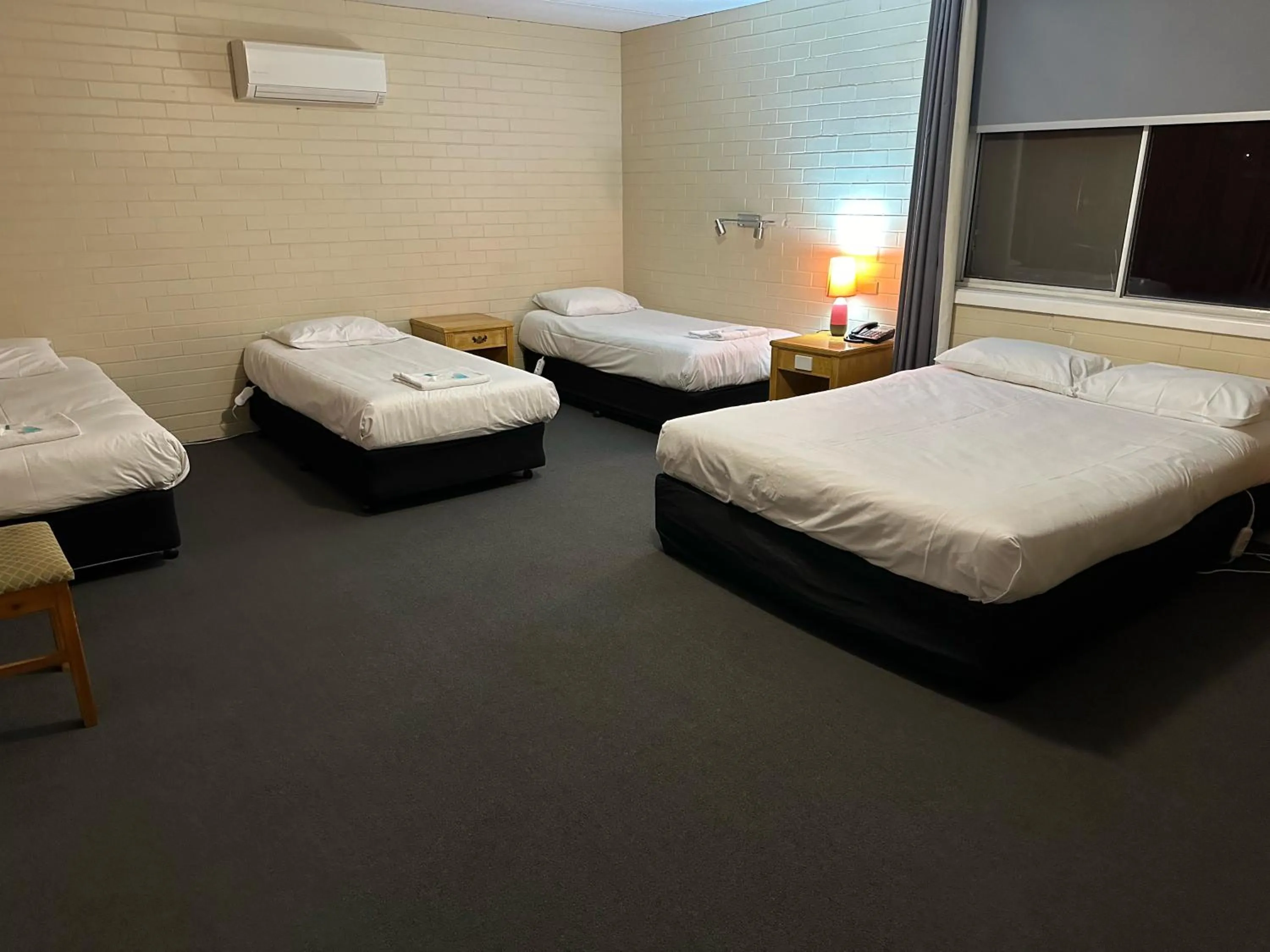 Bed in Wedderburn Goldseeker Motel