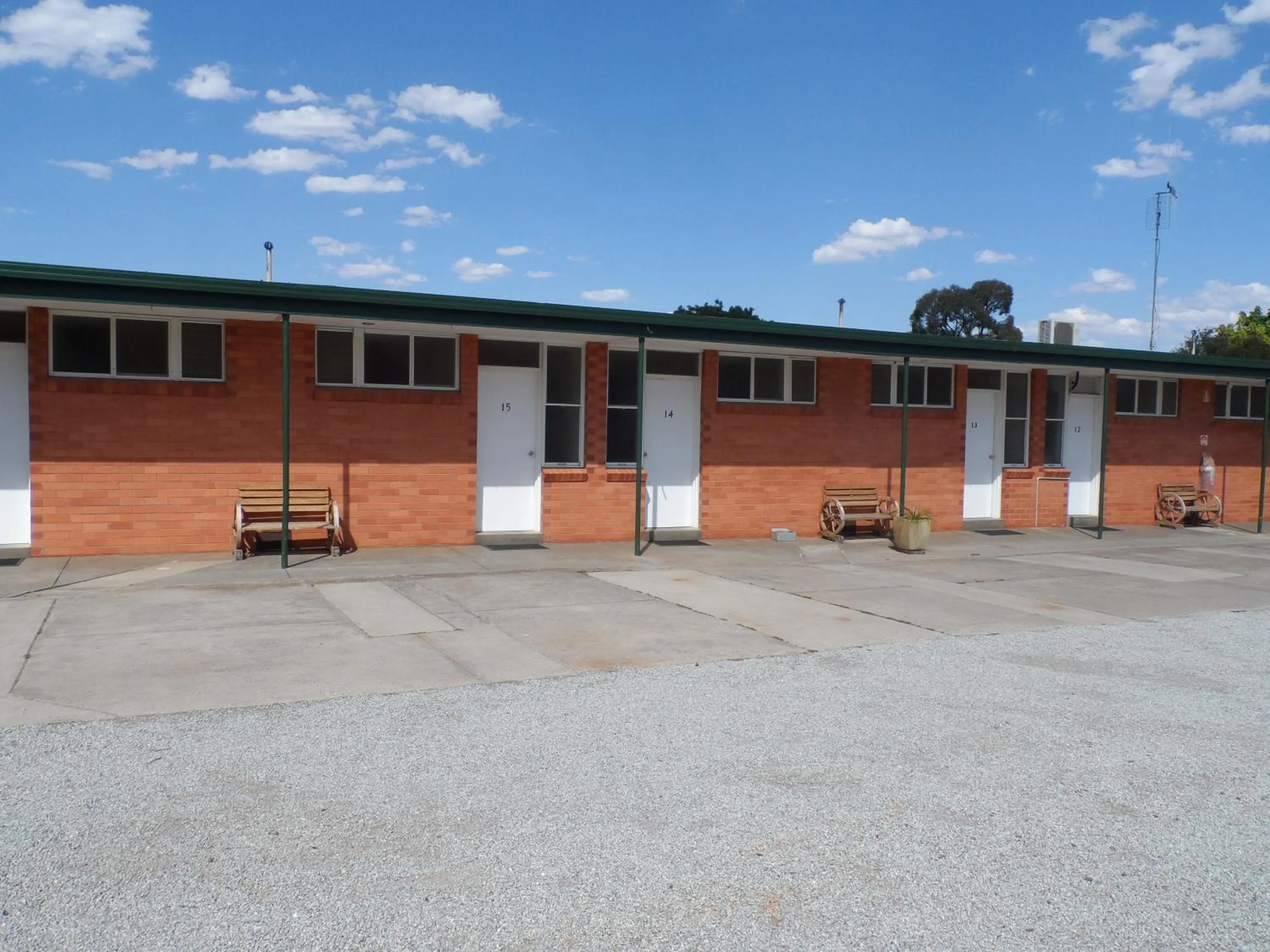 Property building in Wedderburn Goldseeker Motel