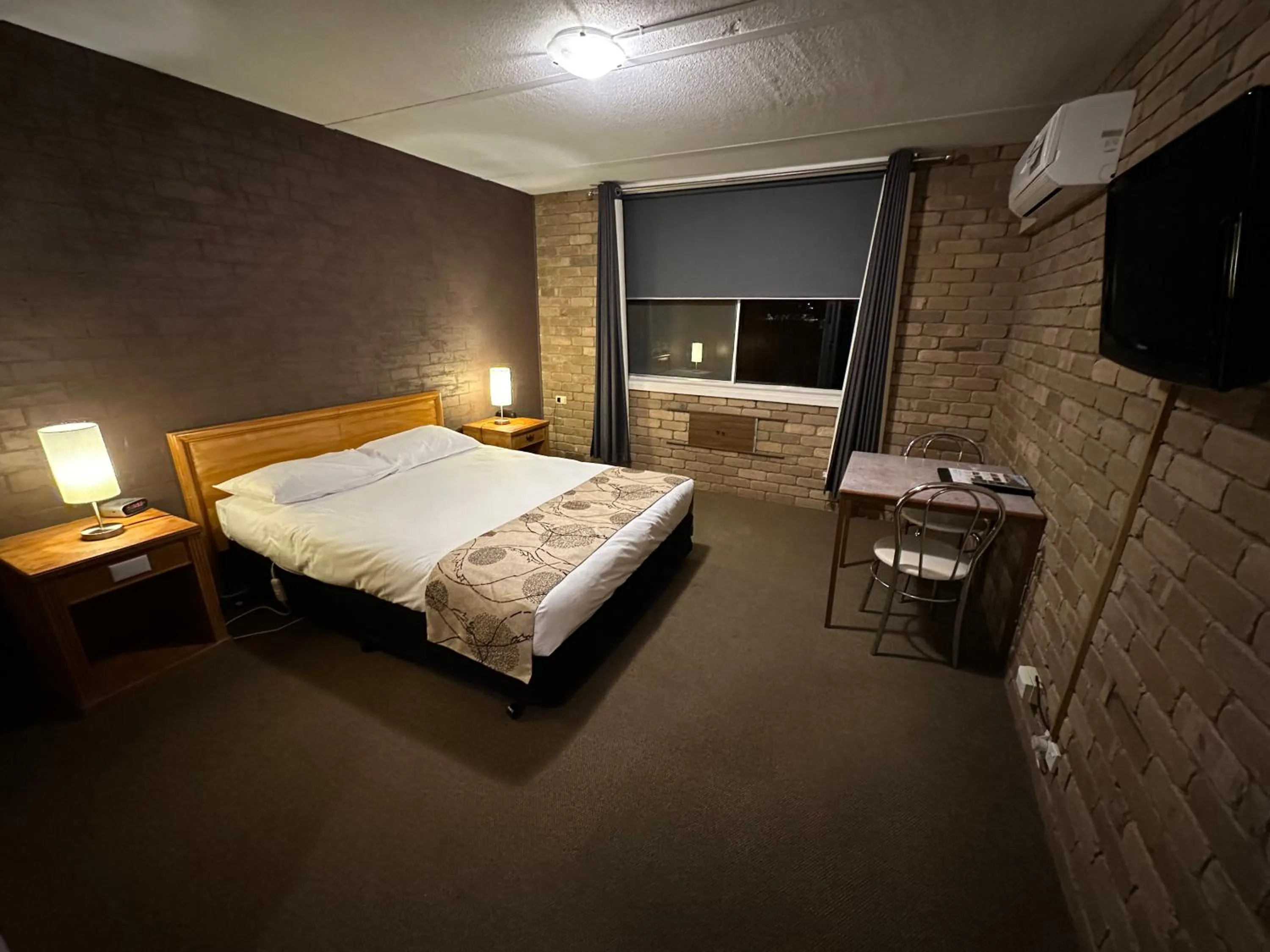 Bed in Wedderburn Goldseeker Motel