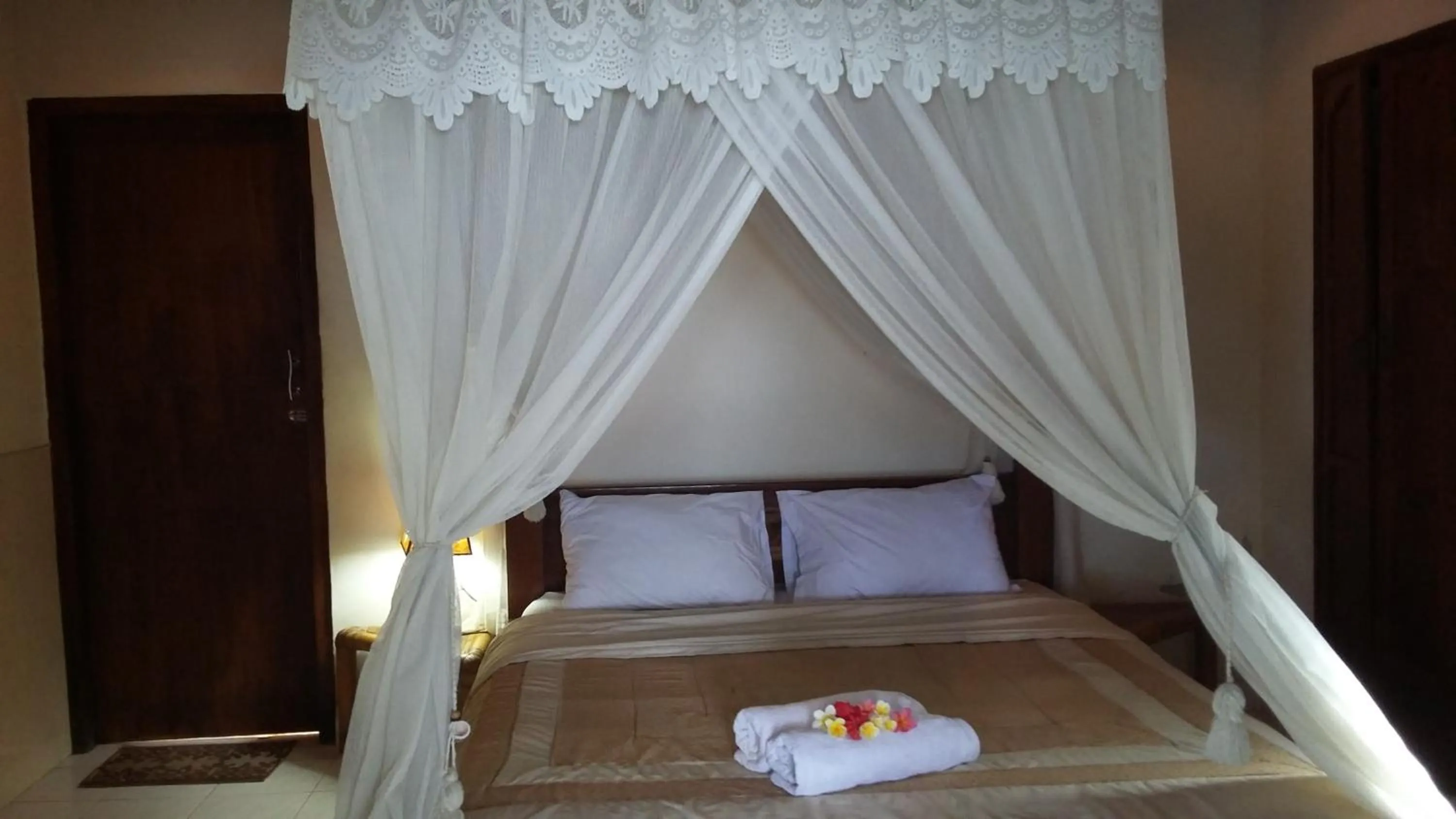 Bedroom, Bed in Three Brothers Bobby's Villas