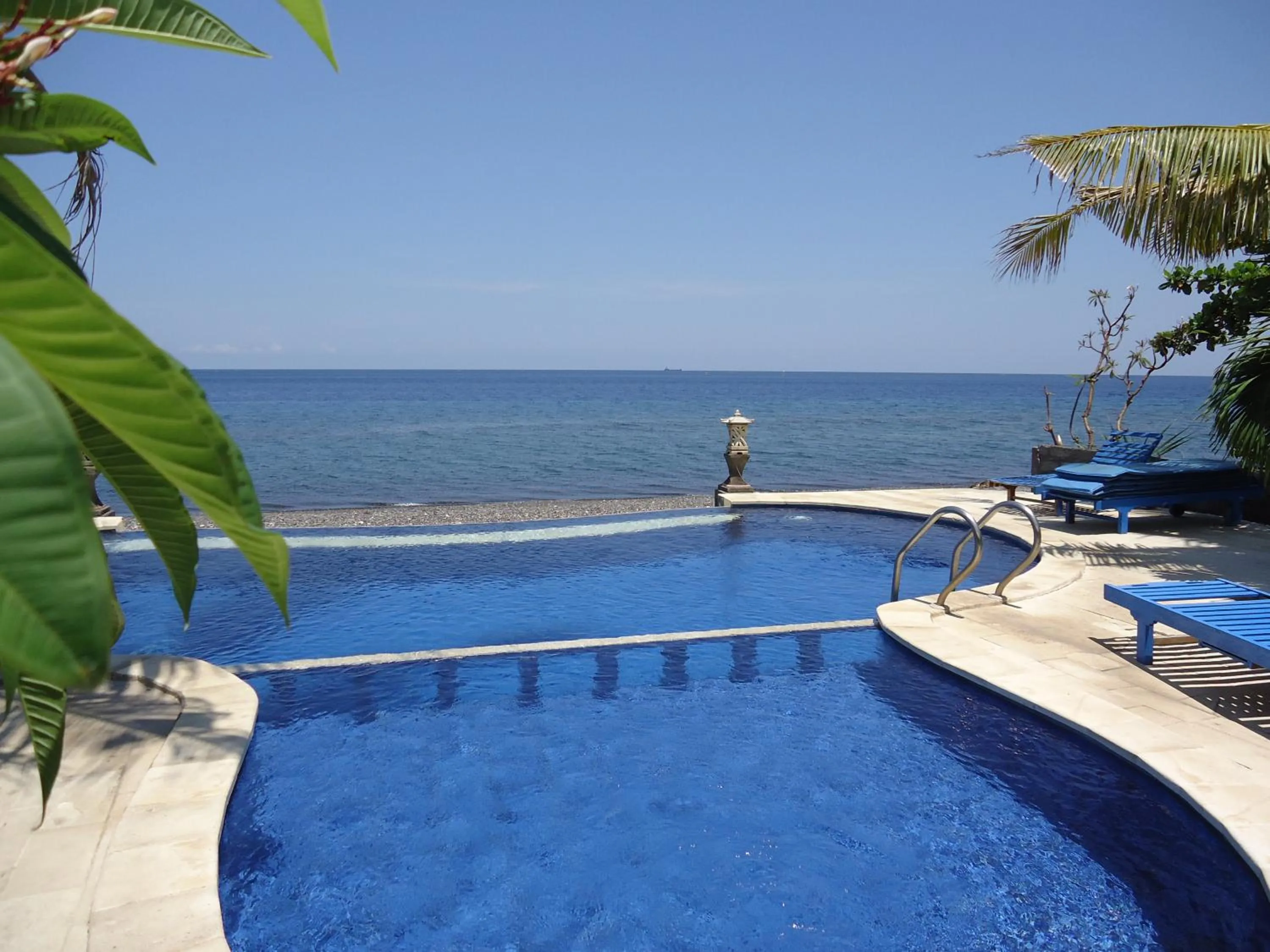 Day in Three Brothers Bobby's Villas