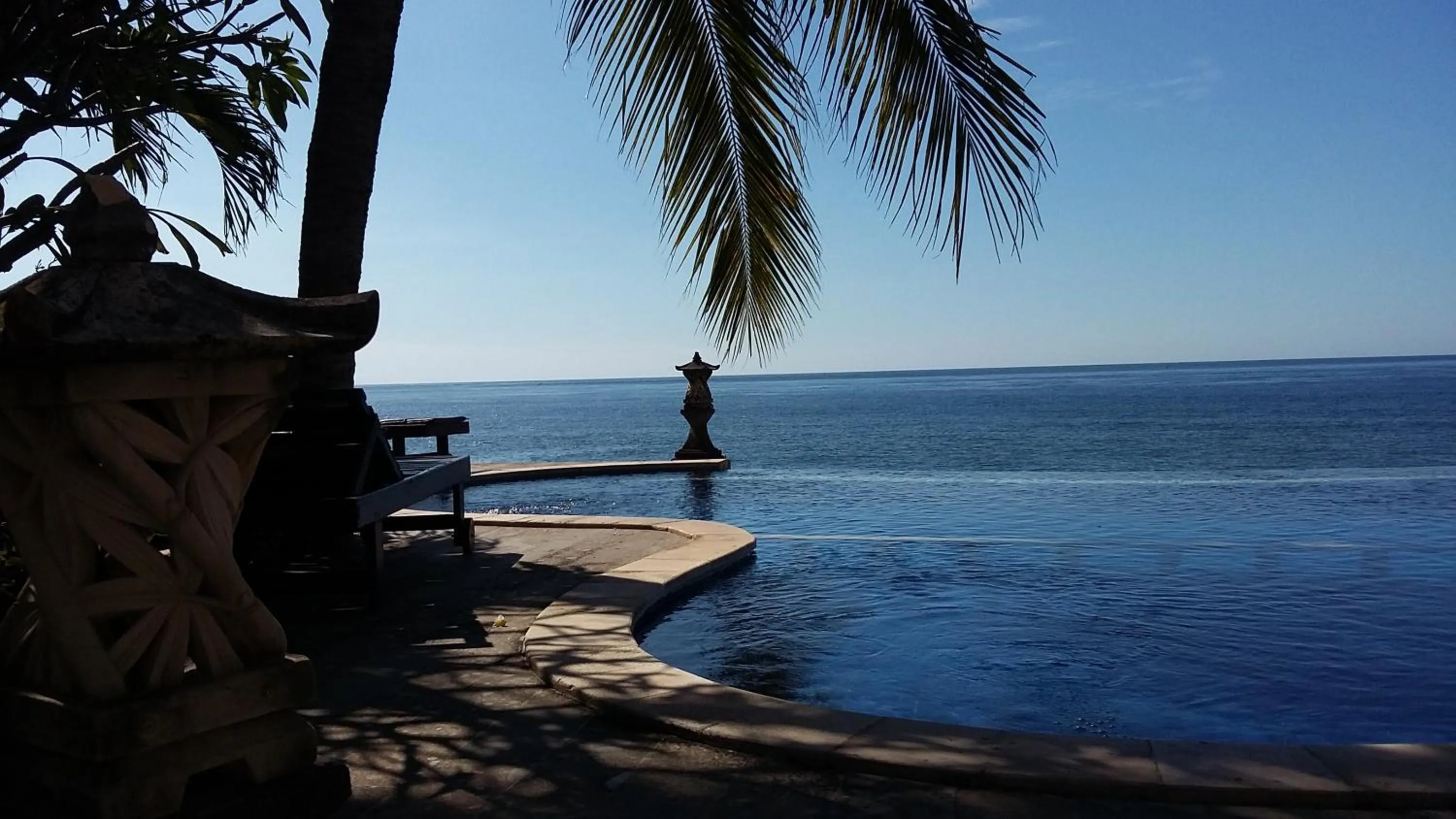 Swimming pool in Three Brothers Bobby's Villas