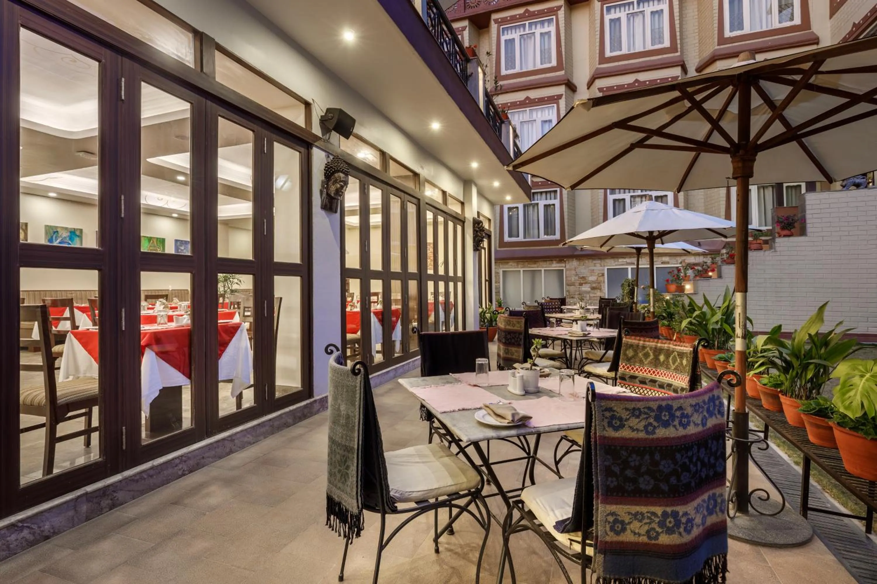 Restaurant/places to eat in Shambaling Boutique Hotel