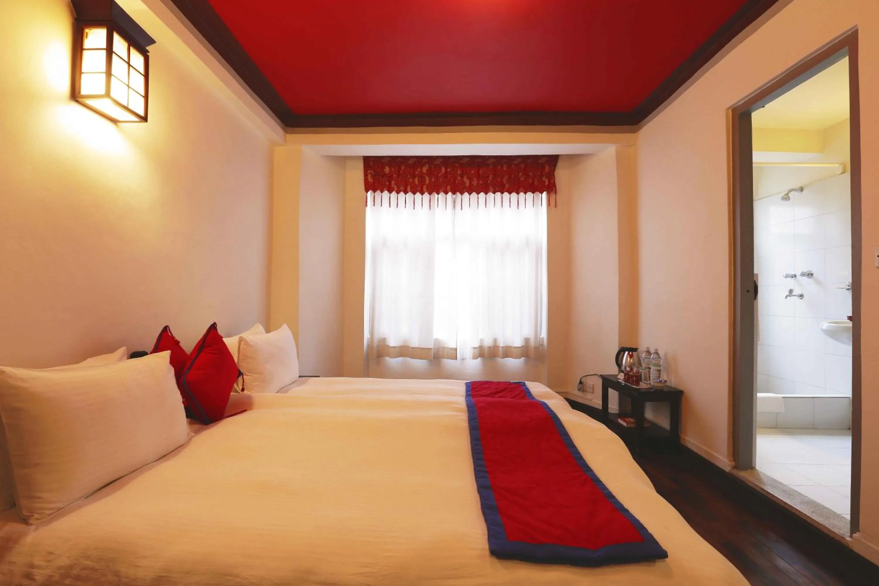 Bed in Shambaling Boutique Hotel