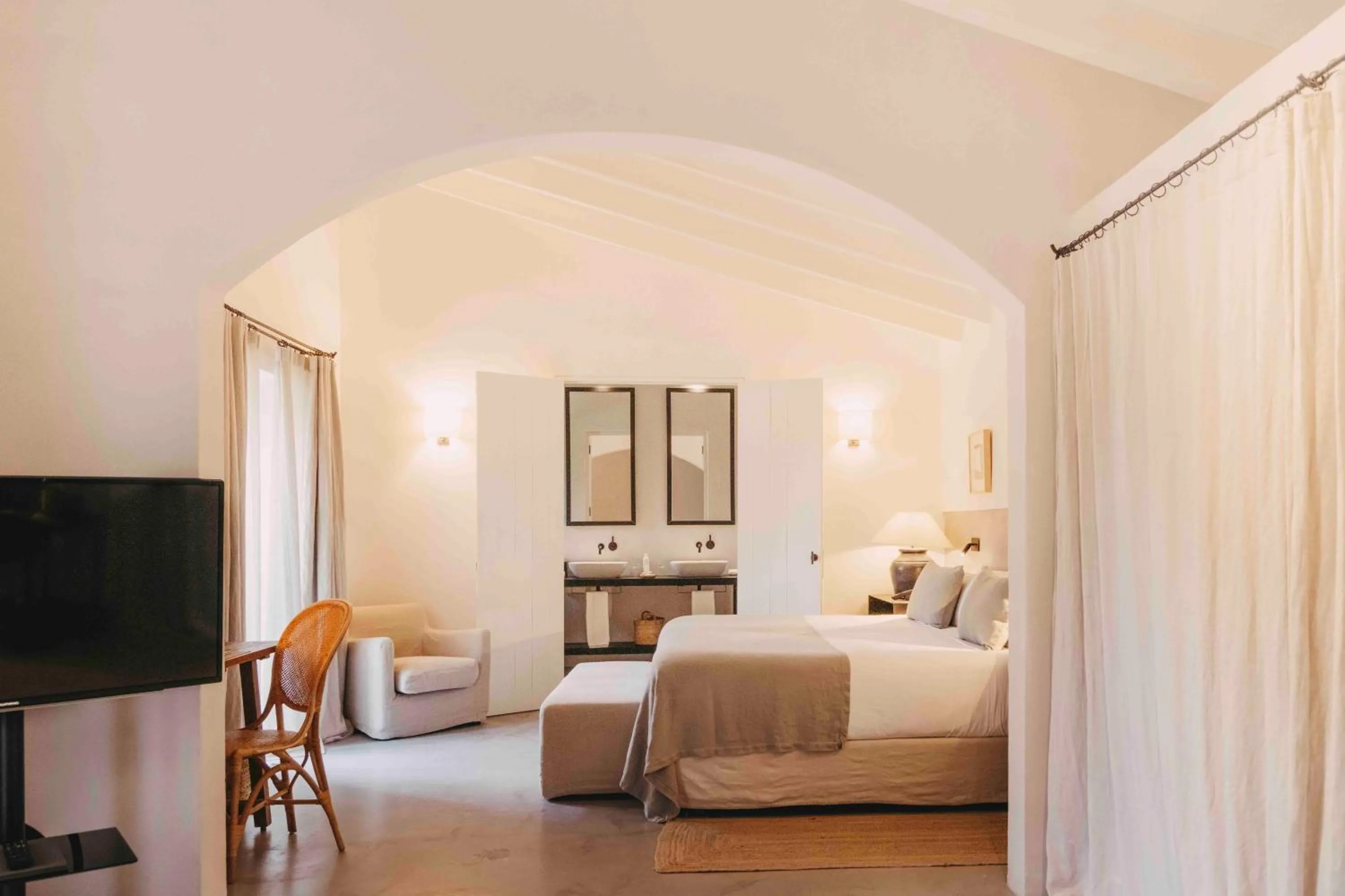 Photo of the whole room, Bed in Finca Serena Mallorca, Small Luxury Hotels