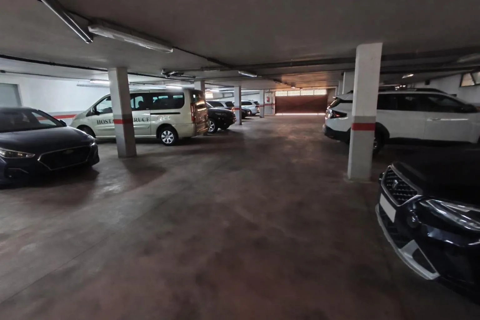 Parking in Hostal El Cruce