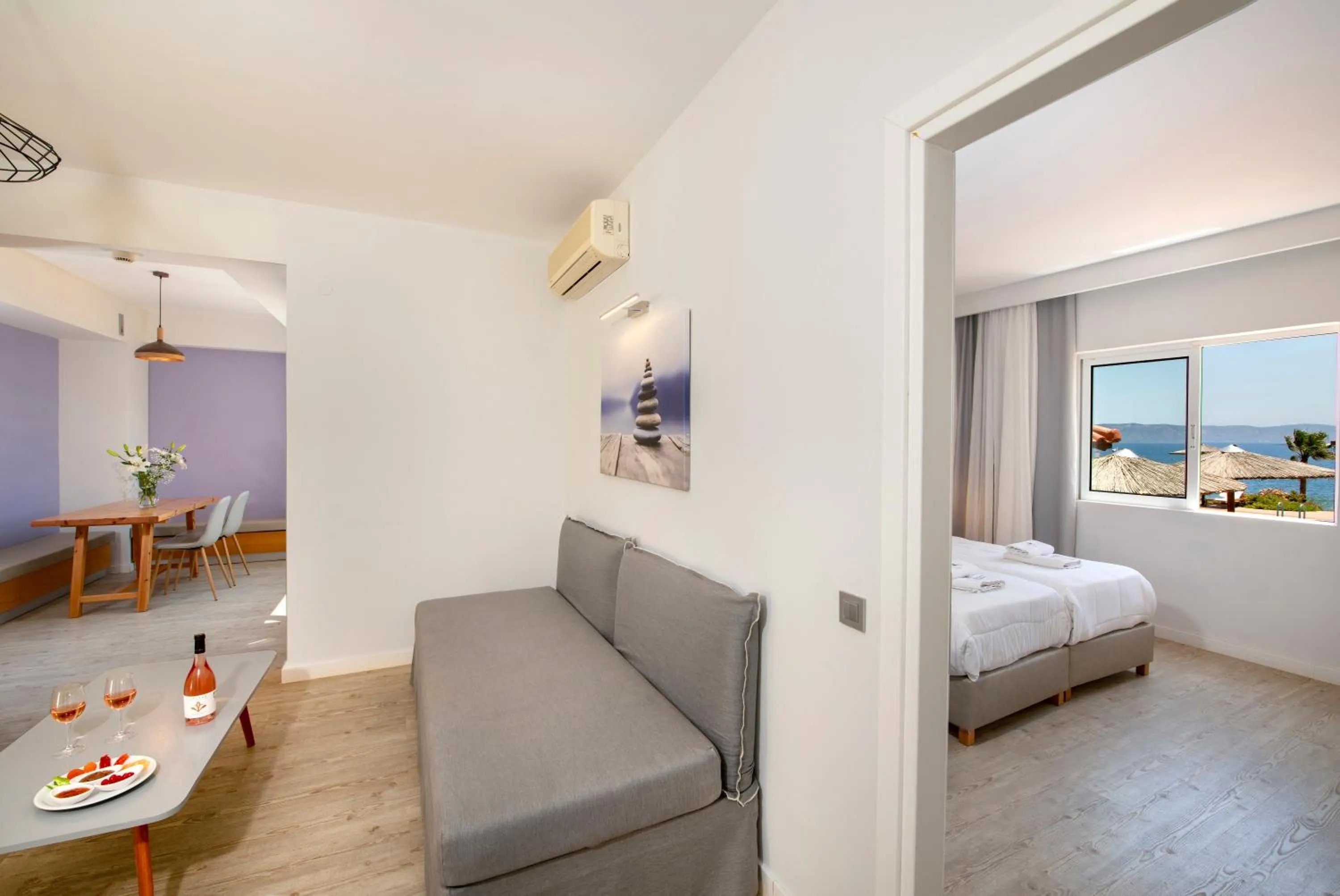 Photo of the whole room in Balos Beach