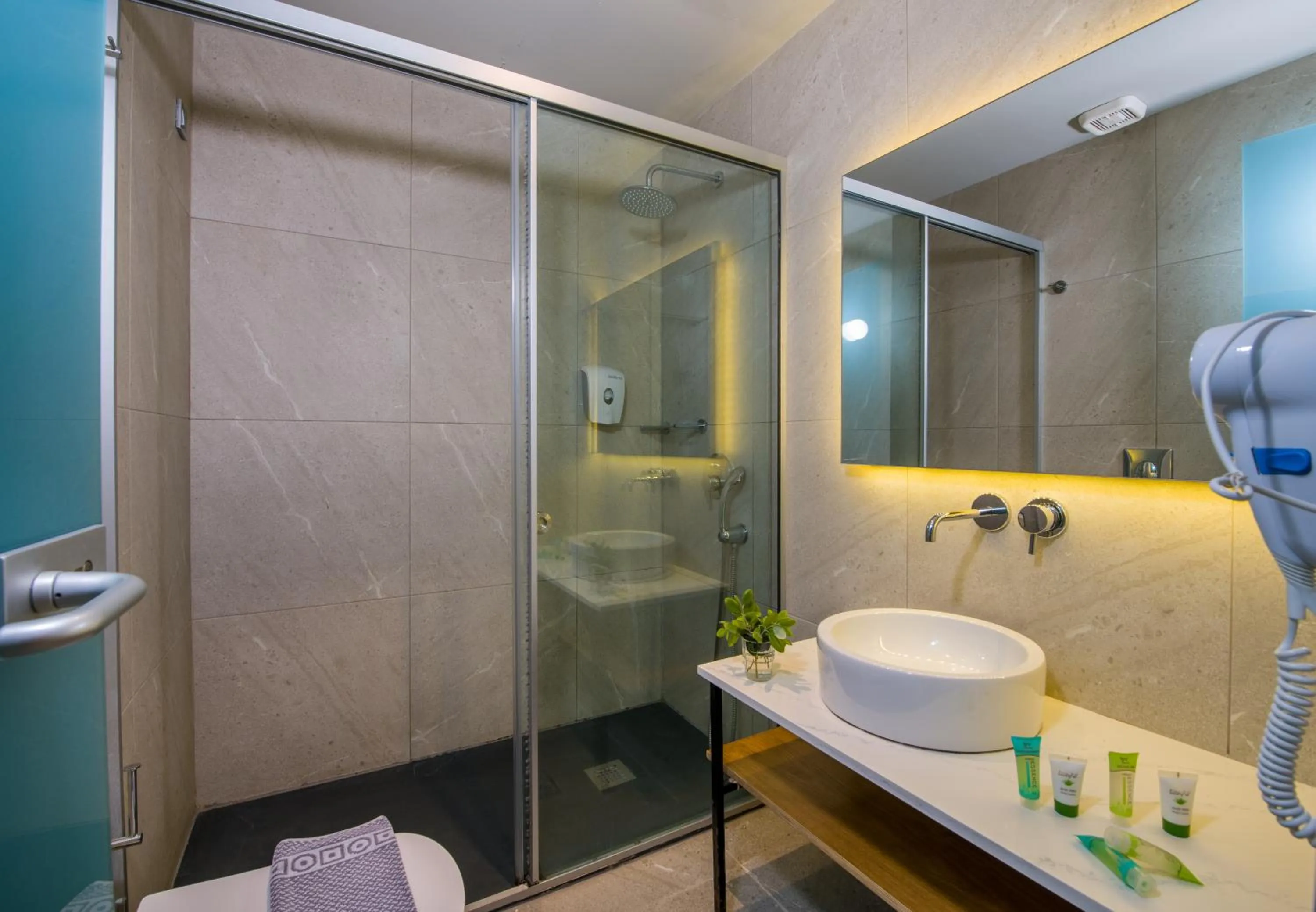 Bathroom in Balos Beach