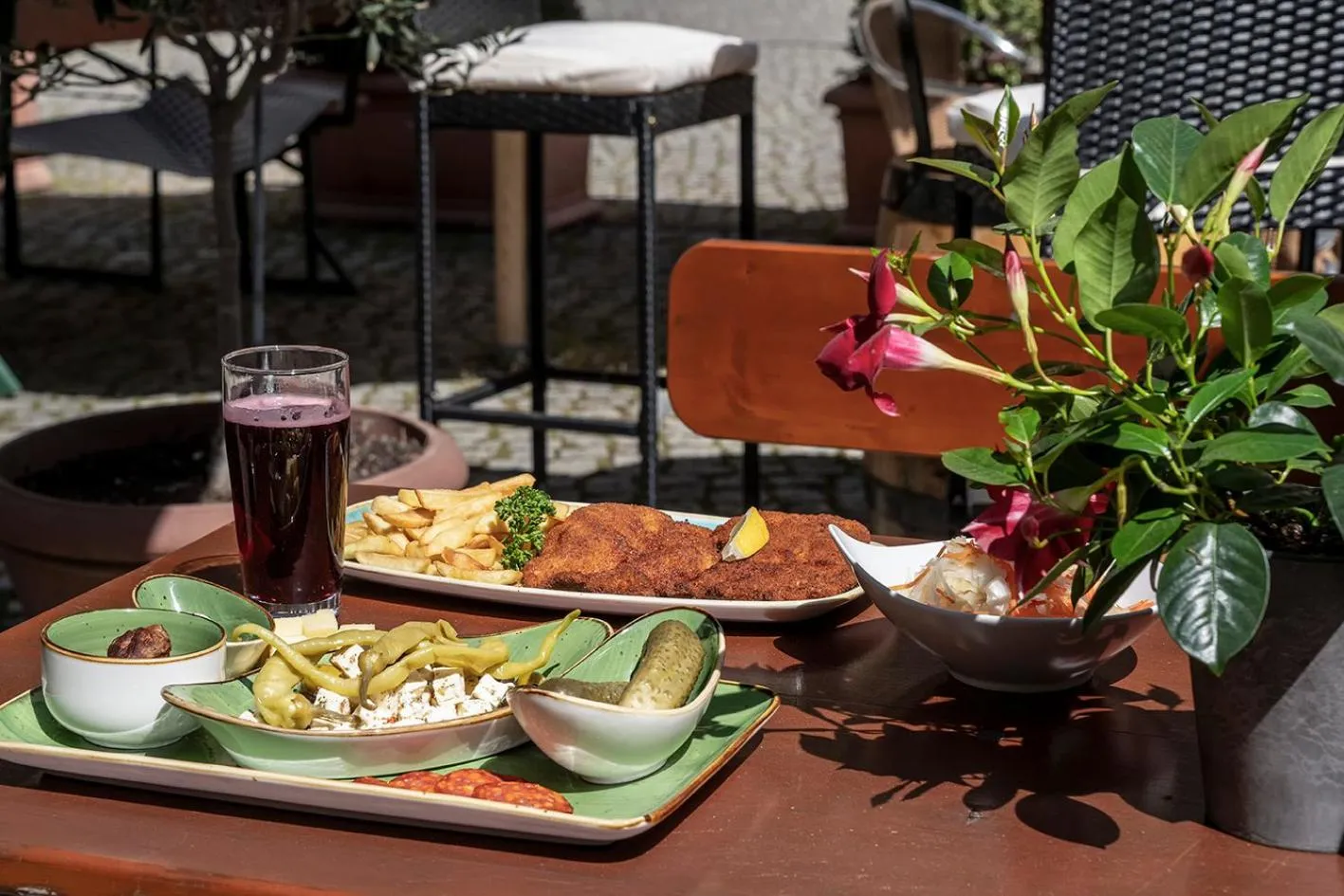 Food and drinks in Hotel Aquino Berlin