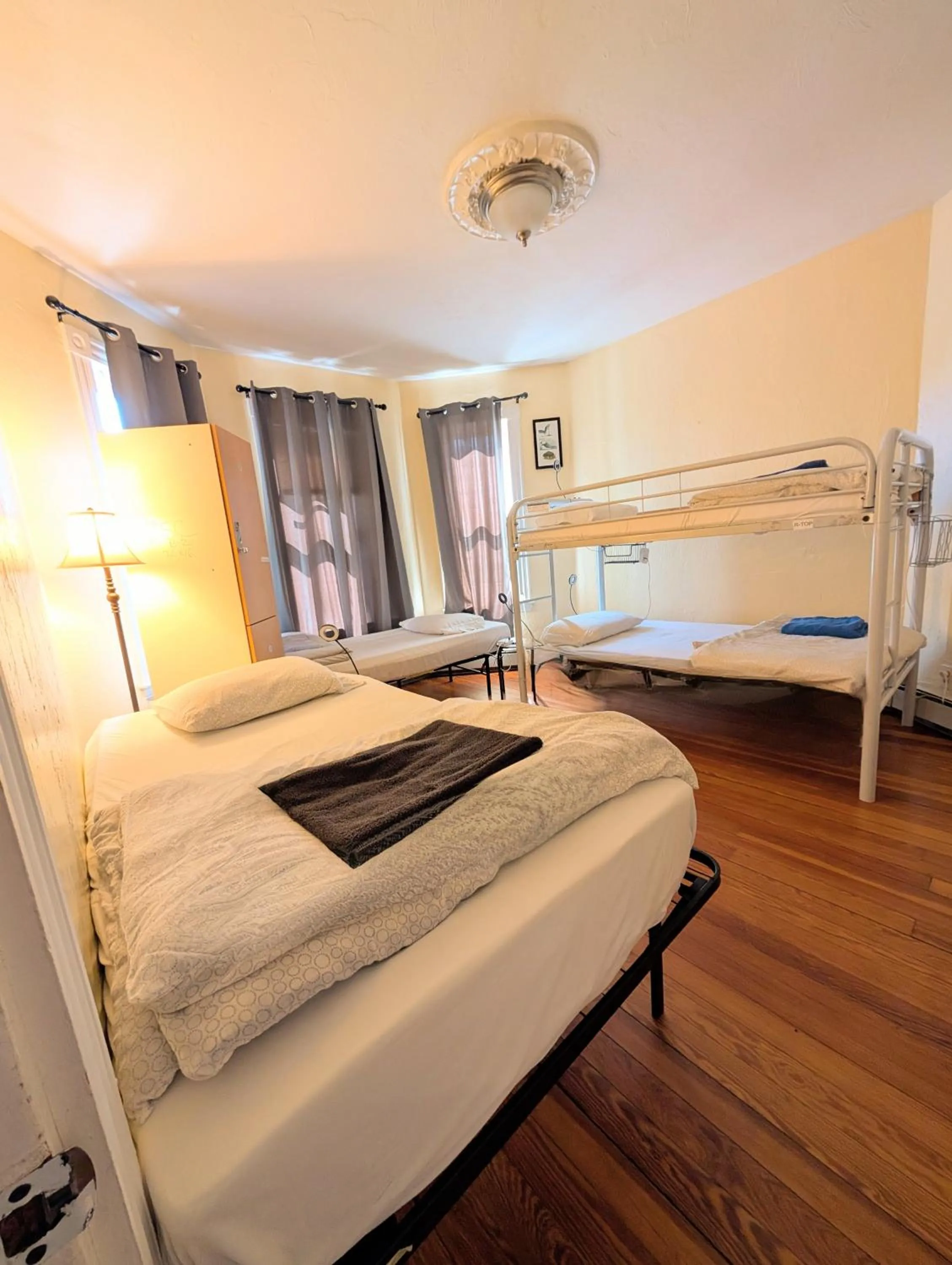 Bed in Boston Homestel