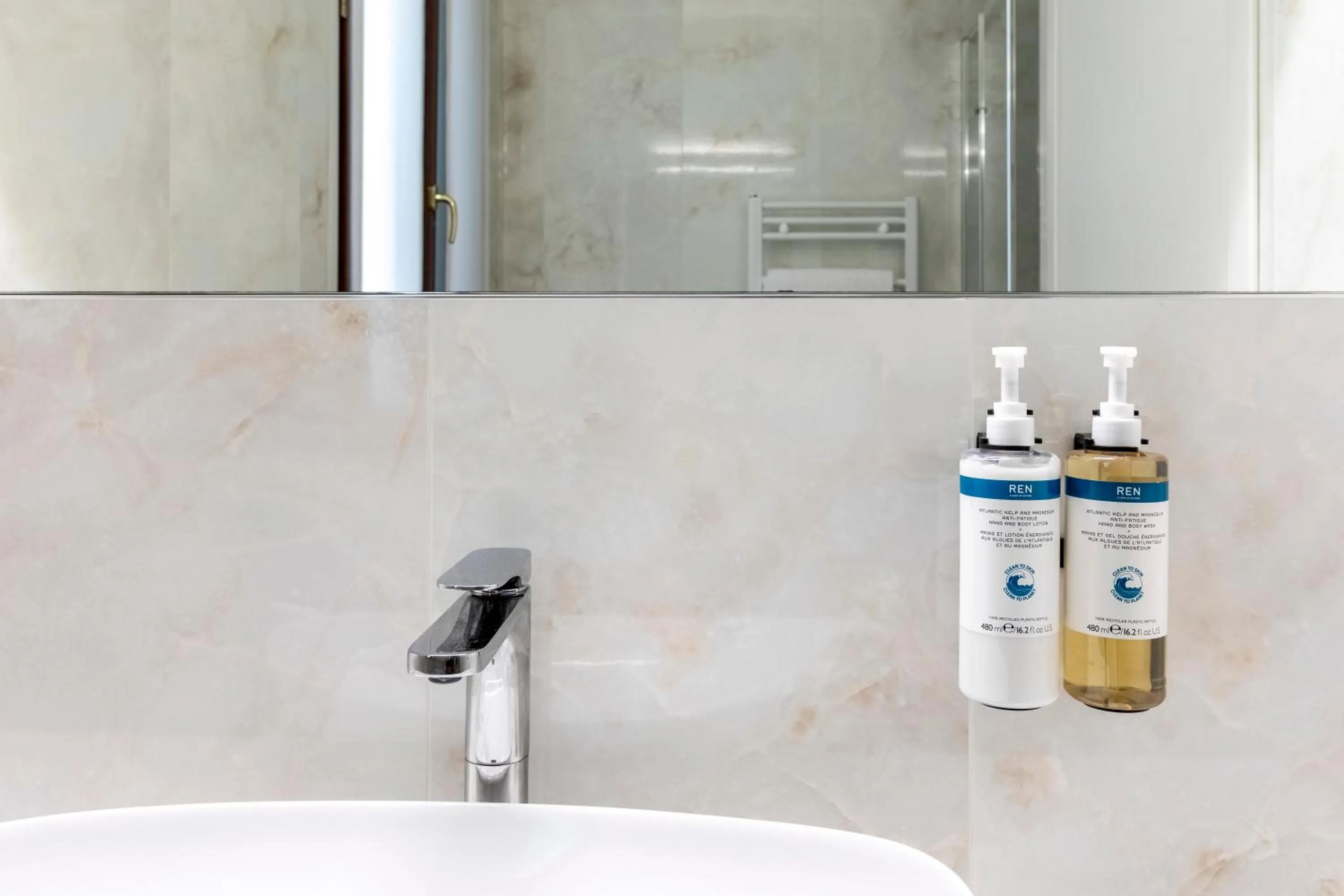 Bathroom in Numa Venice Palazzo Orseolo