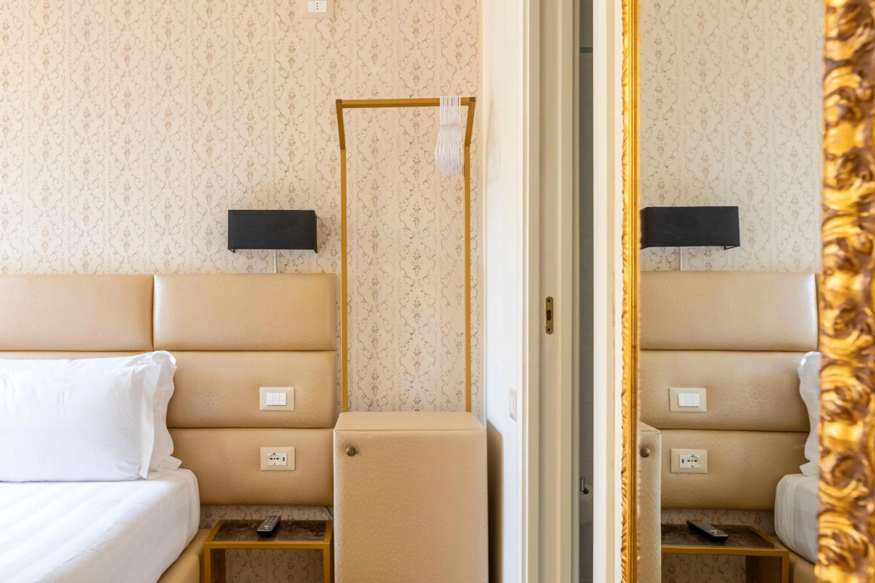 Bedroom, Bed in Numa Venice Palazzo Orseolo