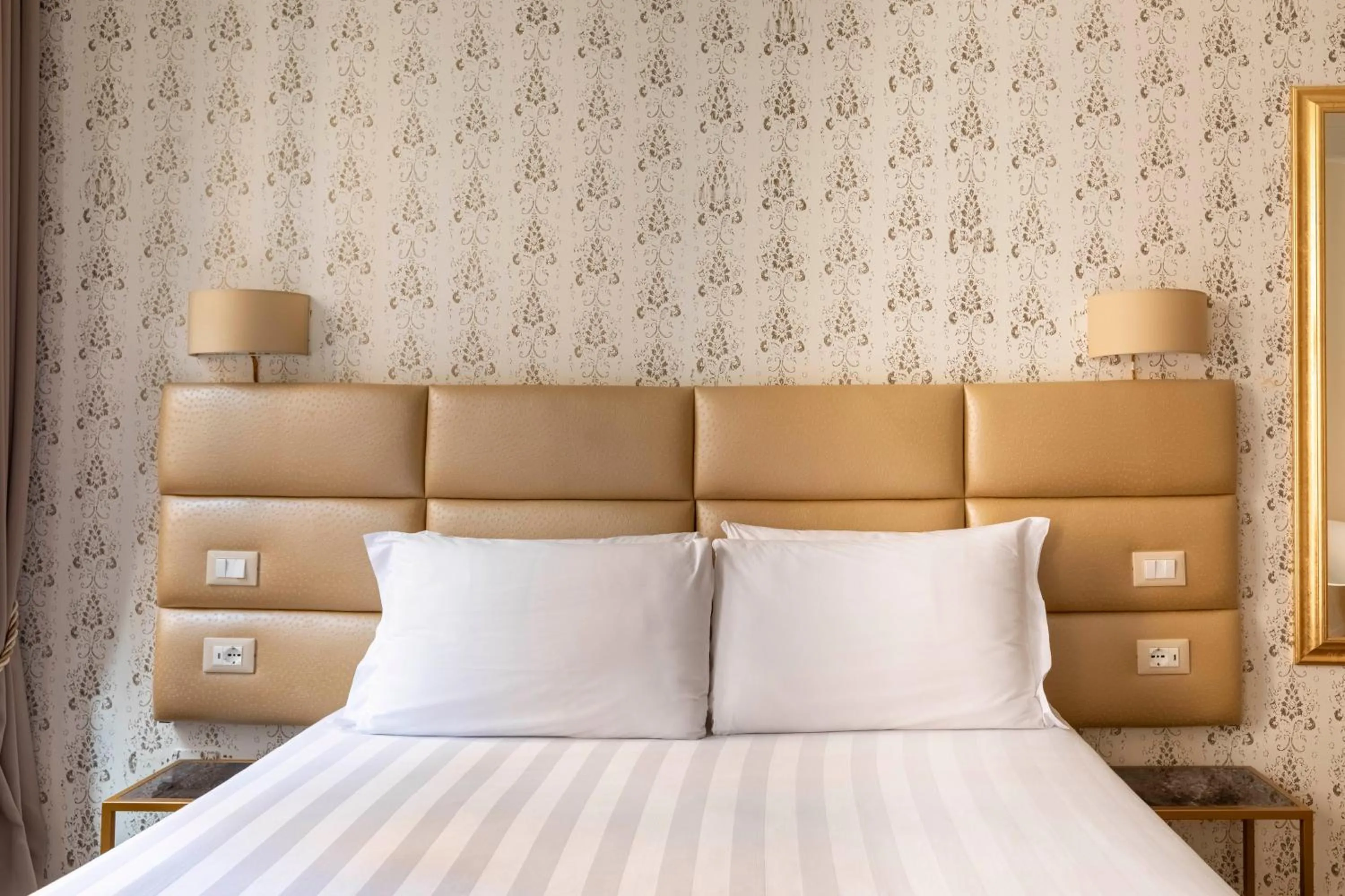 Bed in Numa Venice Palazzo Orseolo