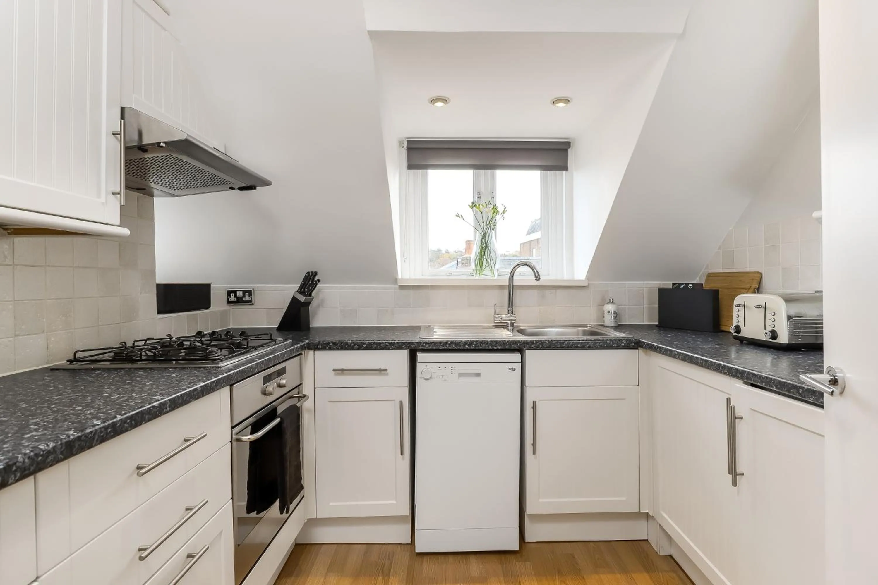 Kitchen or kitchenette in Gorgeous Apartment in the centre of Winchester