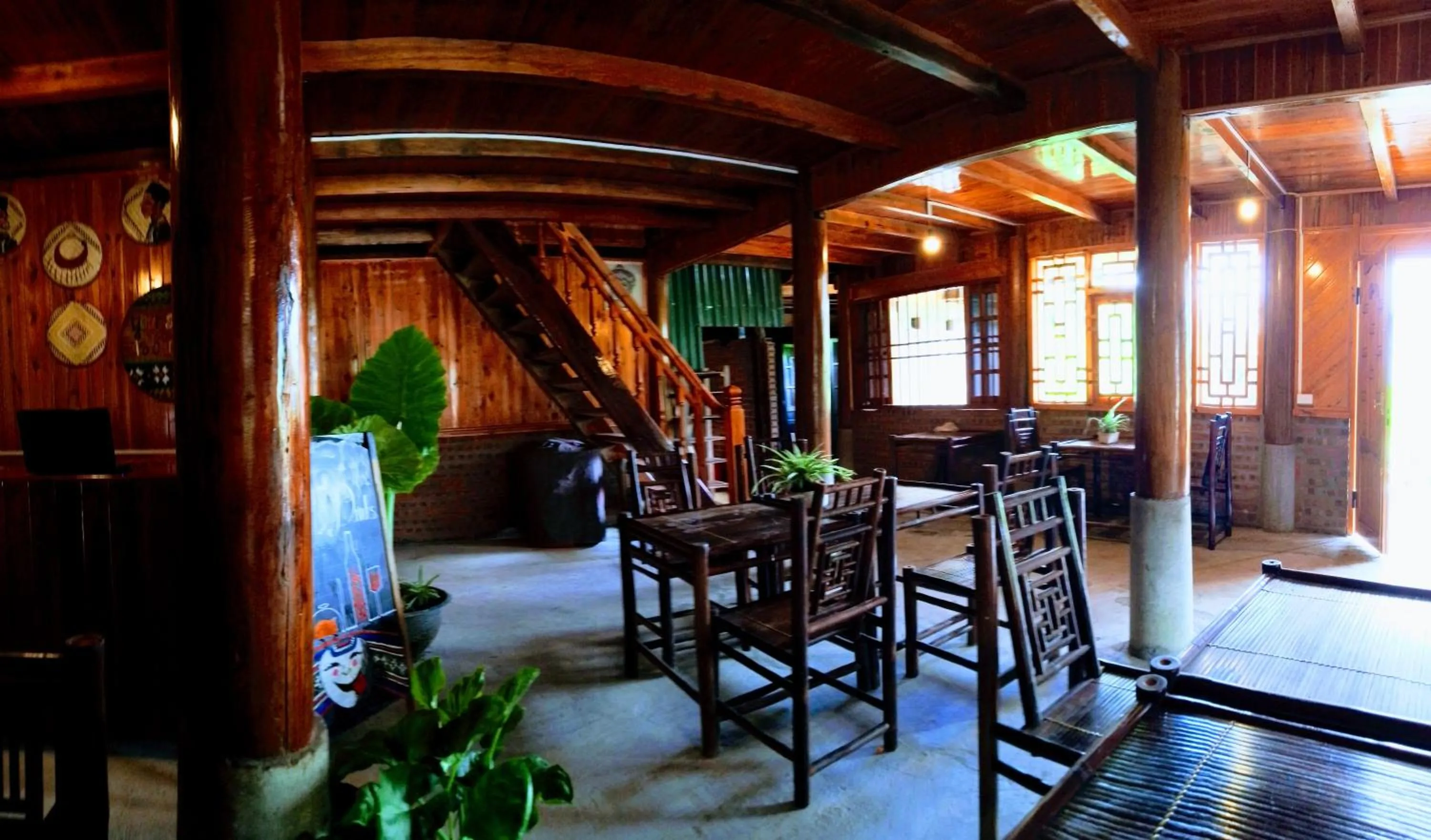 Restaurant/places to eat in Surelee Homestay