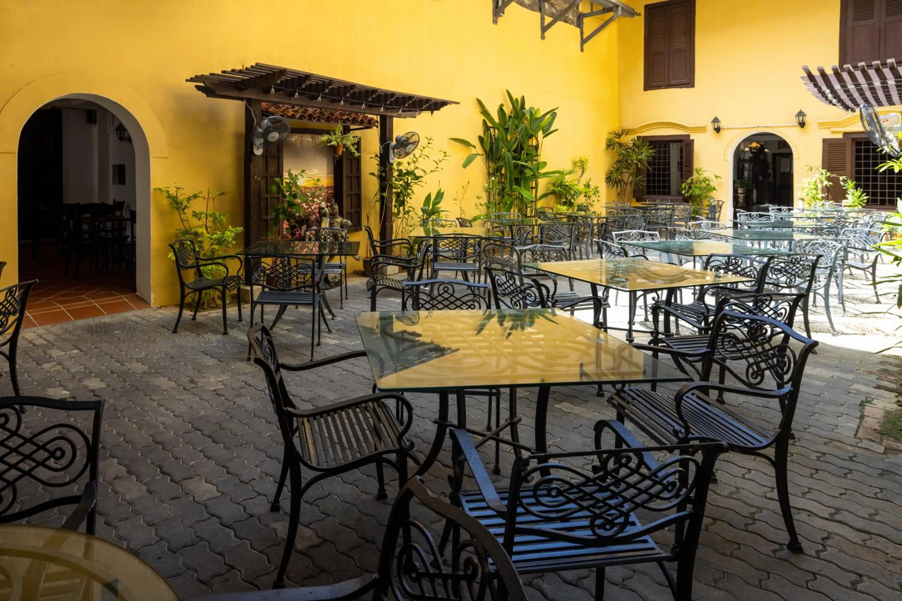 Restaurant/places to eat in Hotel Puri Melaka