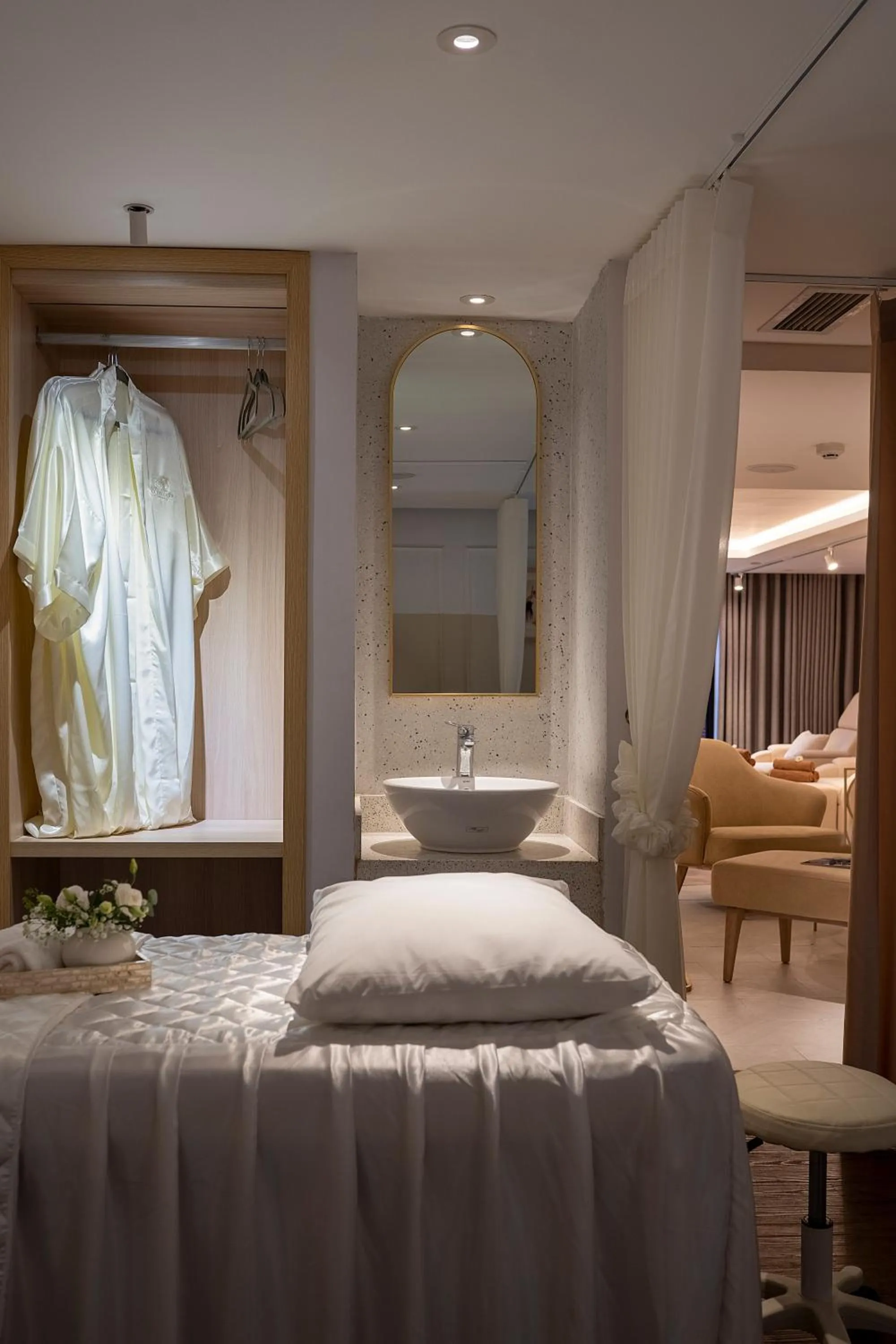 Spa and wellness centre/facilities, Bed in Hanoi Le Jardin Hotel & Spa