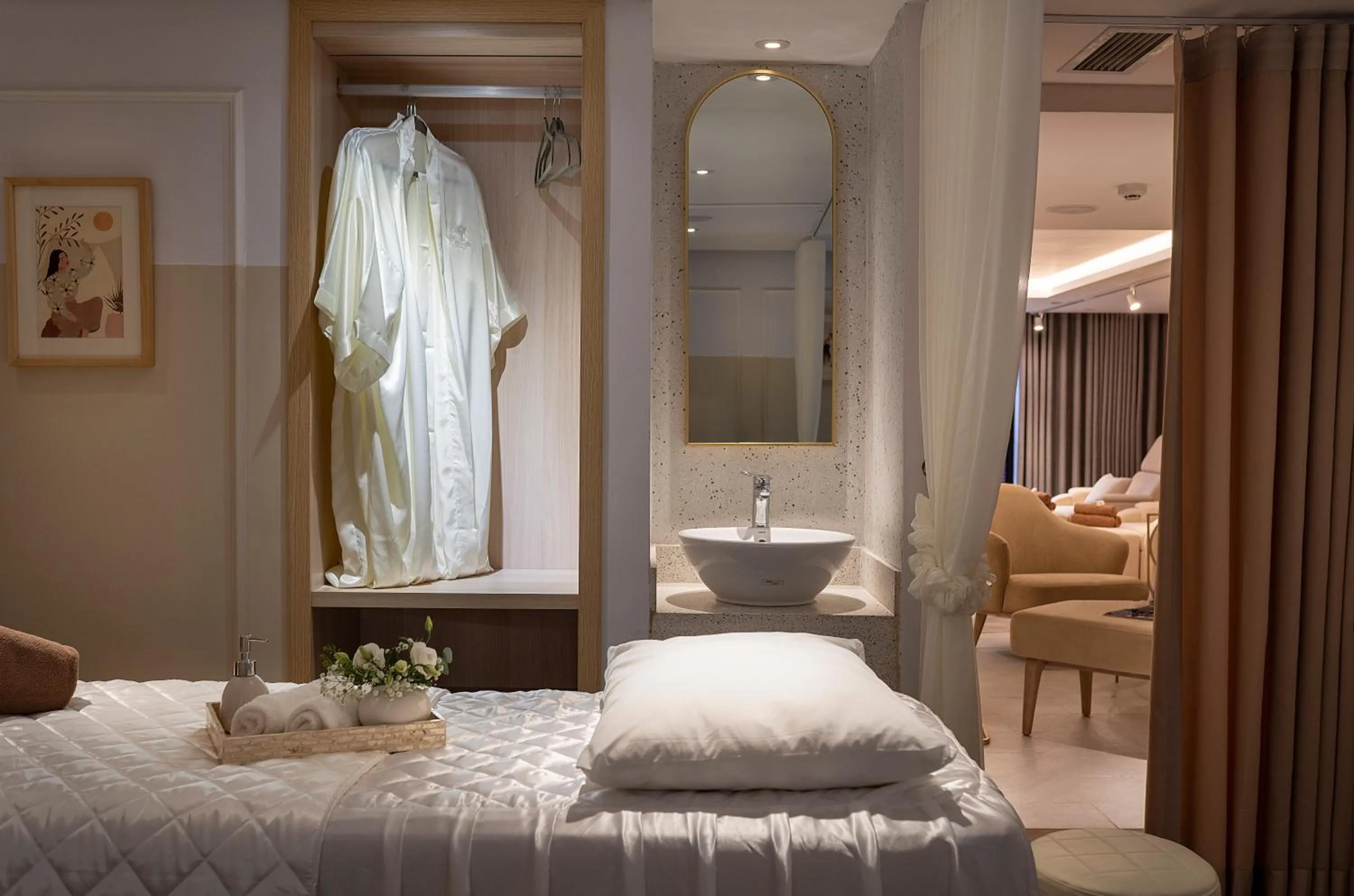 Spa and wellness centre/facilities, Bed in Hanoi Le Jardin Hotel & Spa