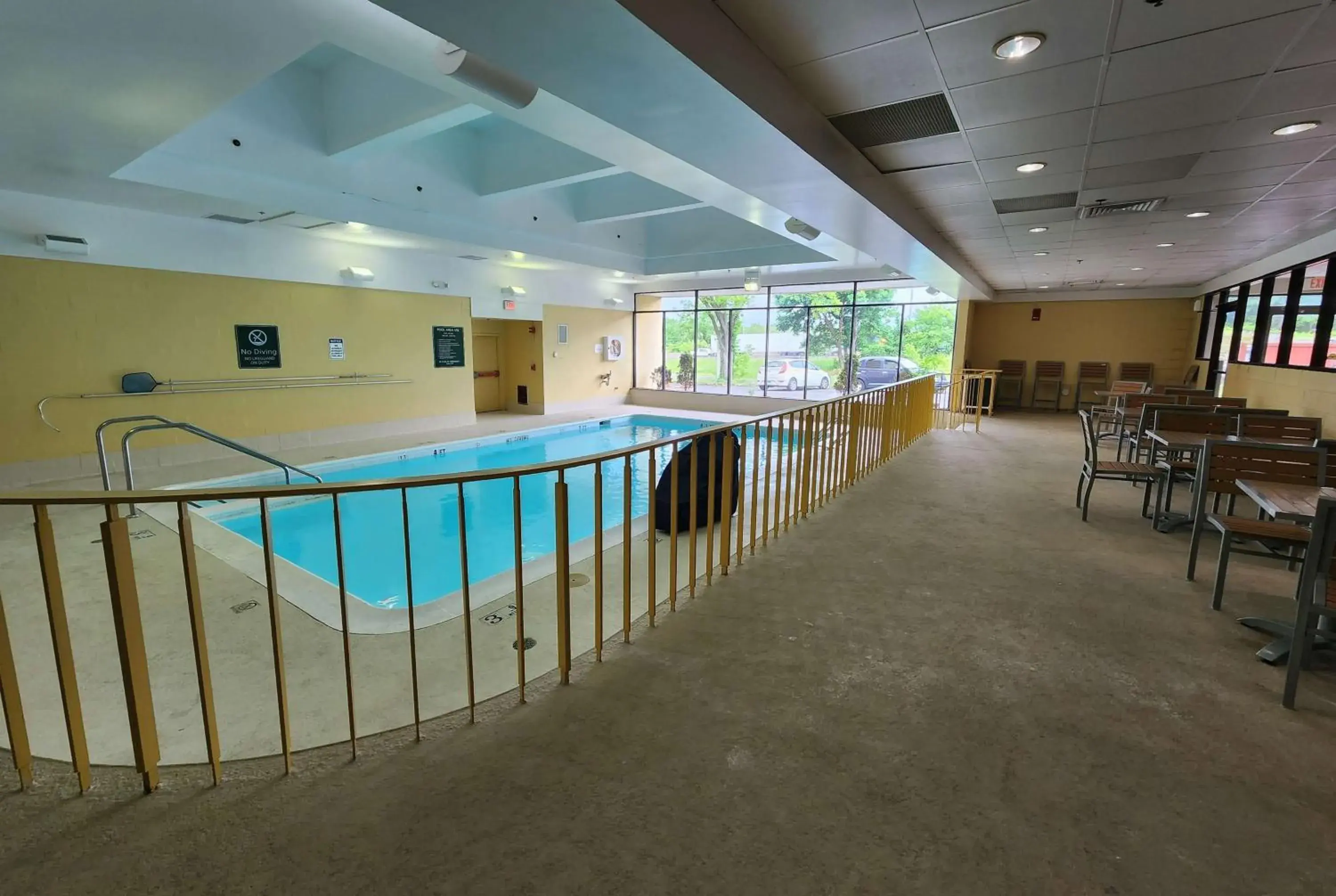 Swimming Pool in La Quinta by Wyndham Stamford / New York City