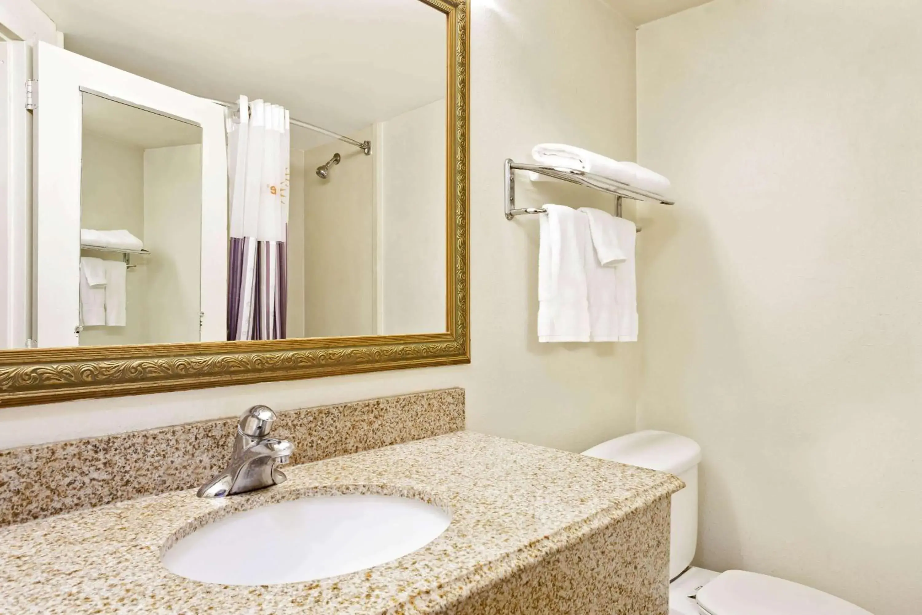 Bathroom in La Quinta by Wyndham Stamford / New York City