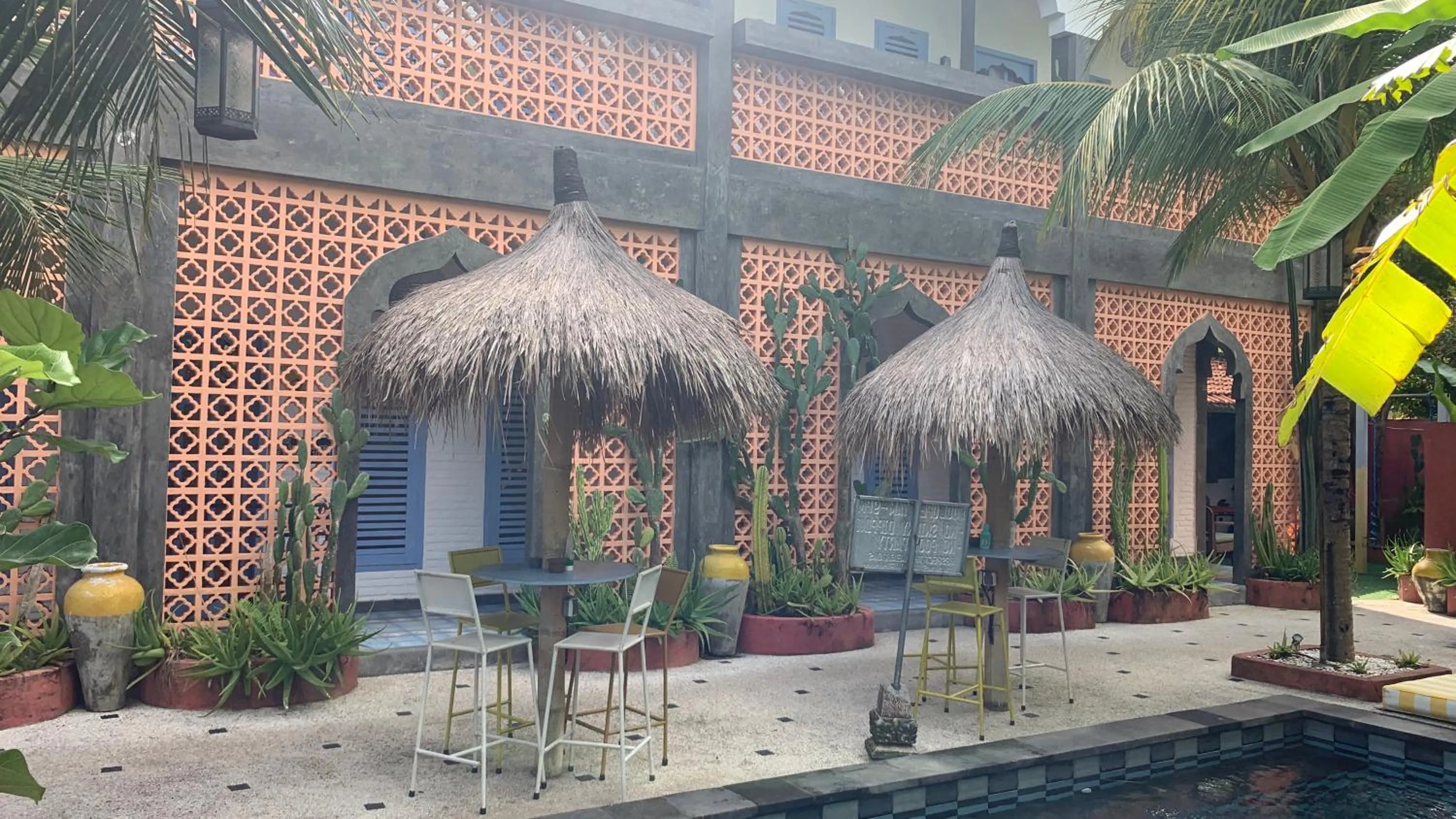 Pool view in Sunflower Stay And Surf