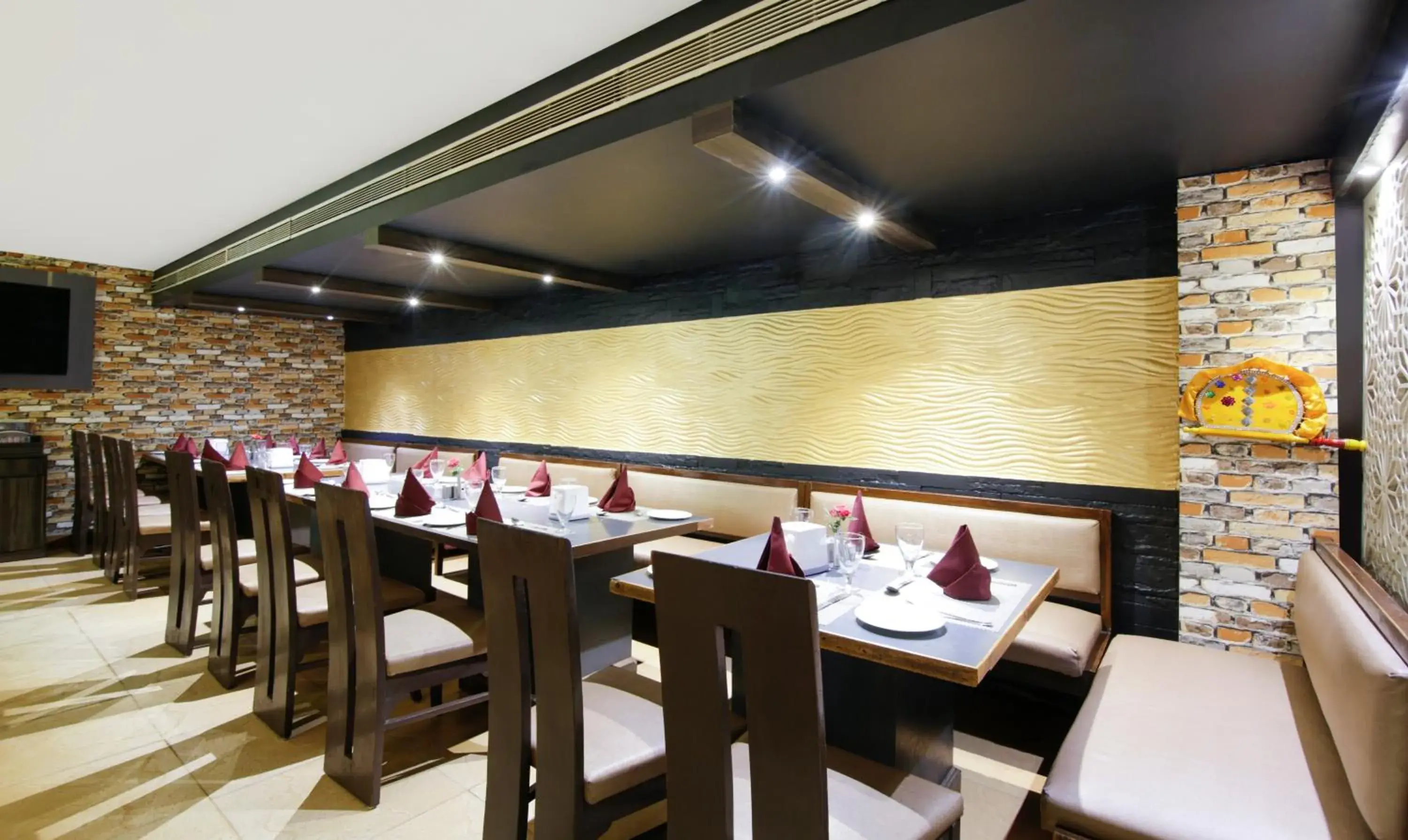 Restaurant/places to eat in Treebo Punjabi Nature Residency, Near Faridabad Railway Station Restaurant/places to eat in Treebo Punjabi Nature Residency, Near Faridabad Railway Station